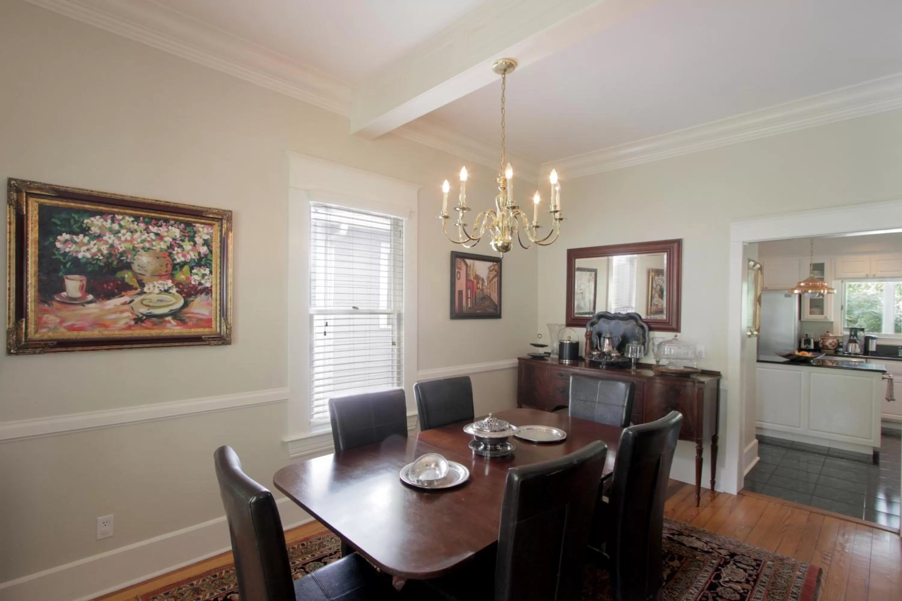 Dining Area in Dickson Street Bed & Breakfast