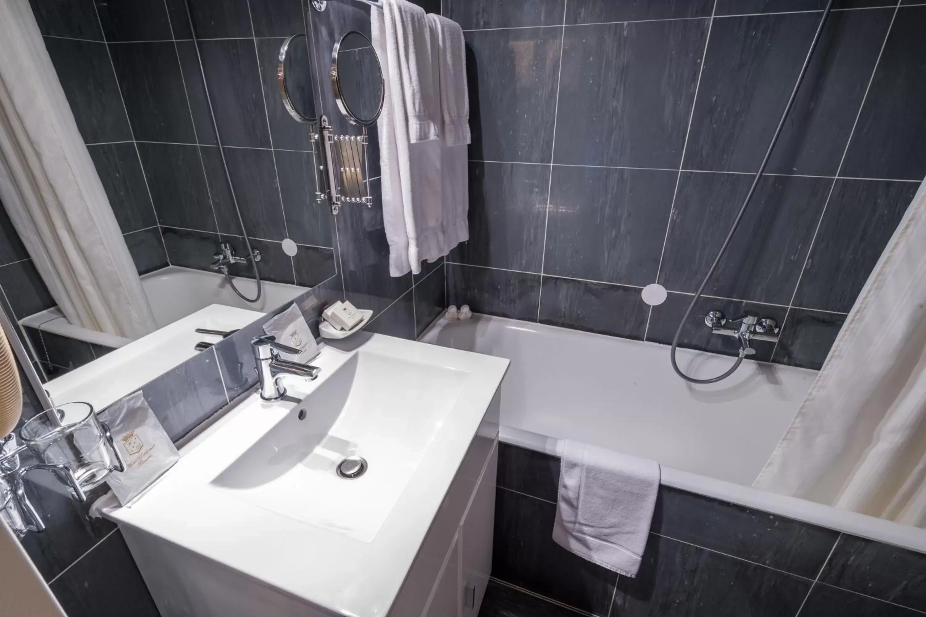 Superior Single Room in Hotel Diplomate Superior Single Room in Hotel Diplomate