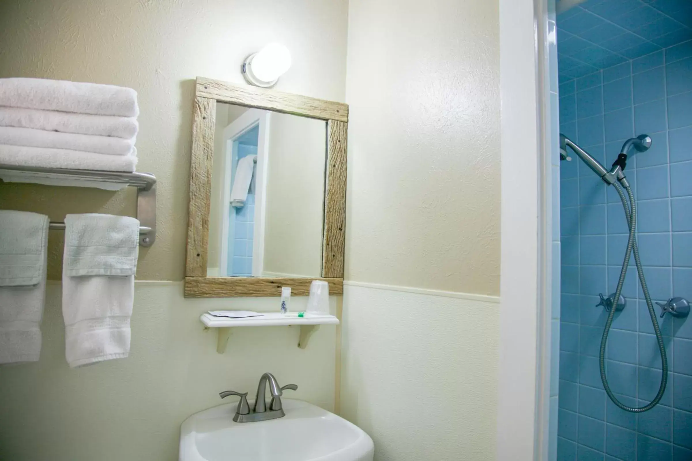 Bathroom in Shiner Country Inn