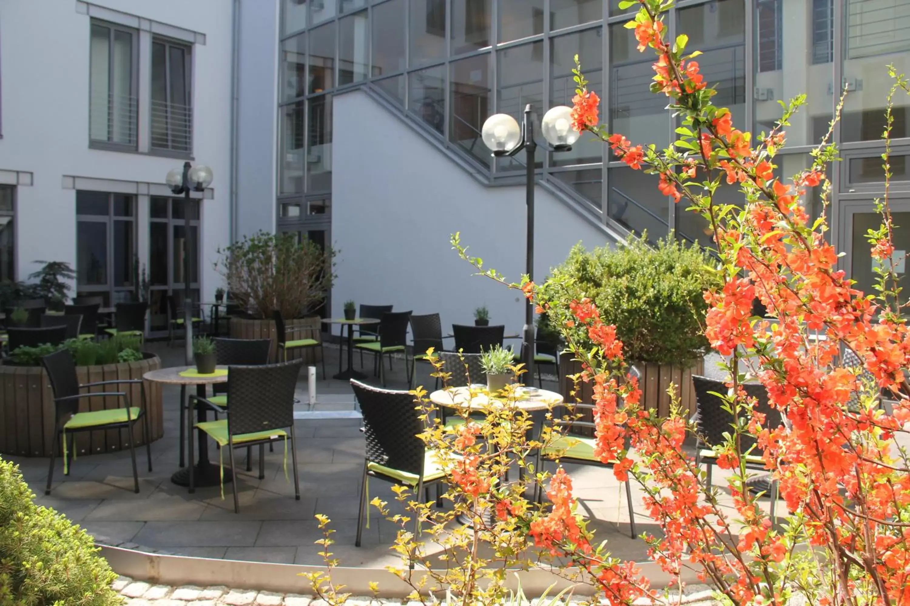 Balcony/Terrace, Restaurant/Places to Eat in Hotel Krämerbrücke Erfurt