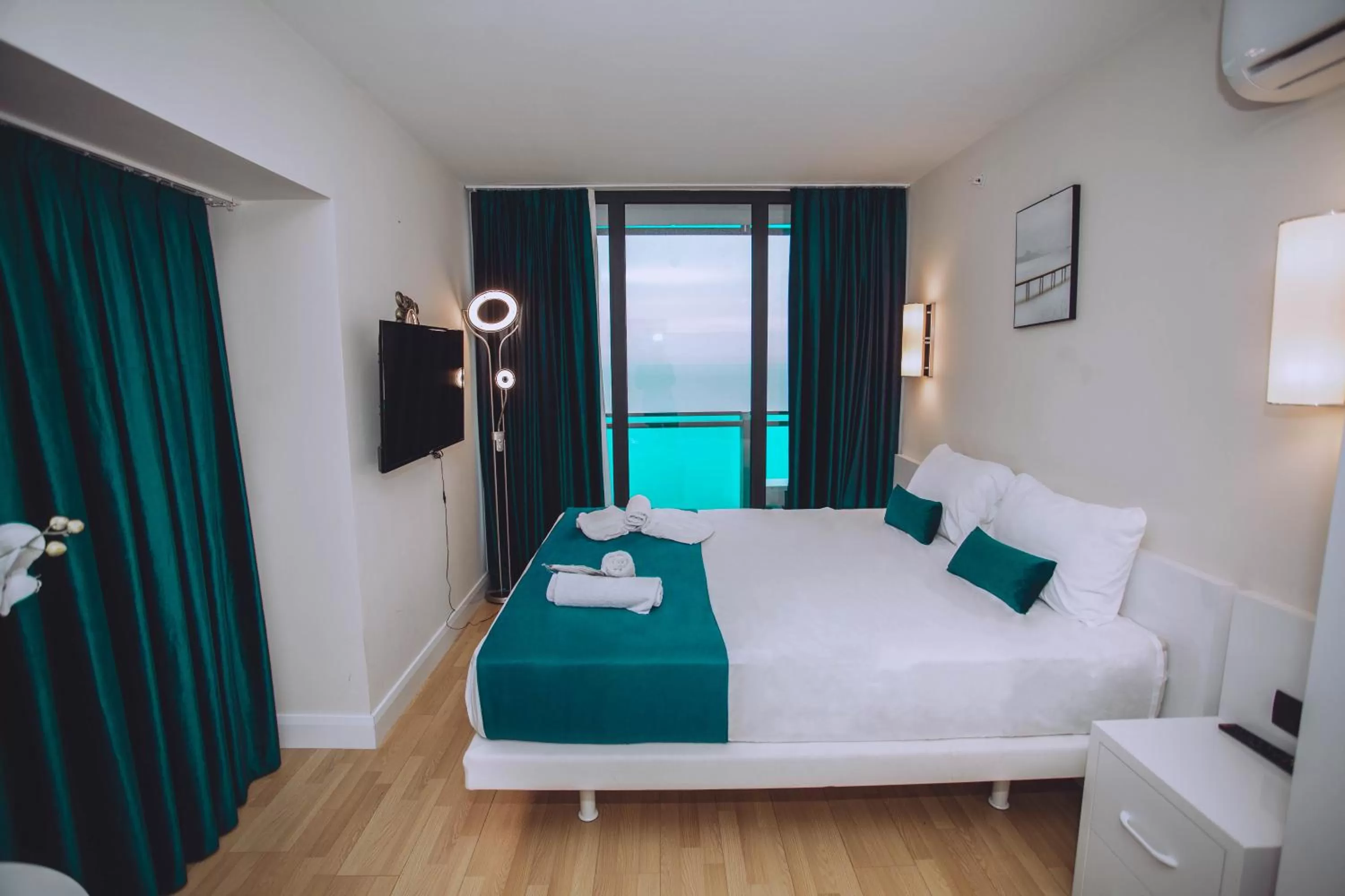 Bed in Luxury Sea View Aparthotel In Orbi City Batumi