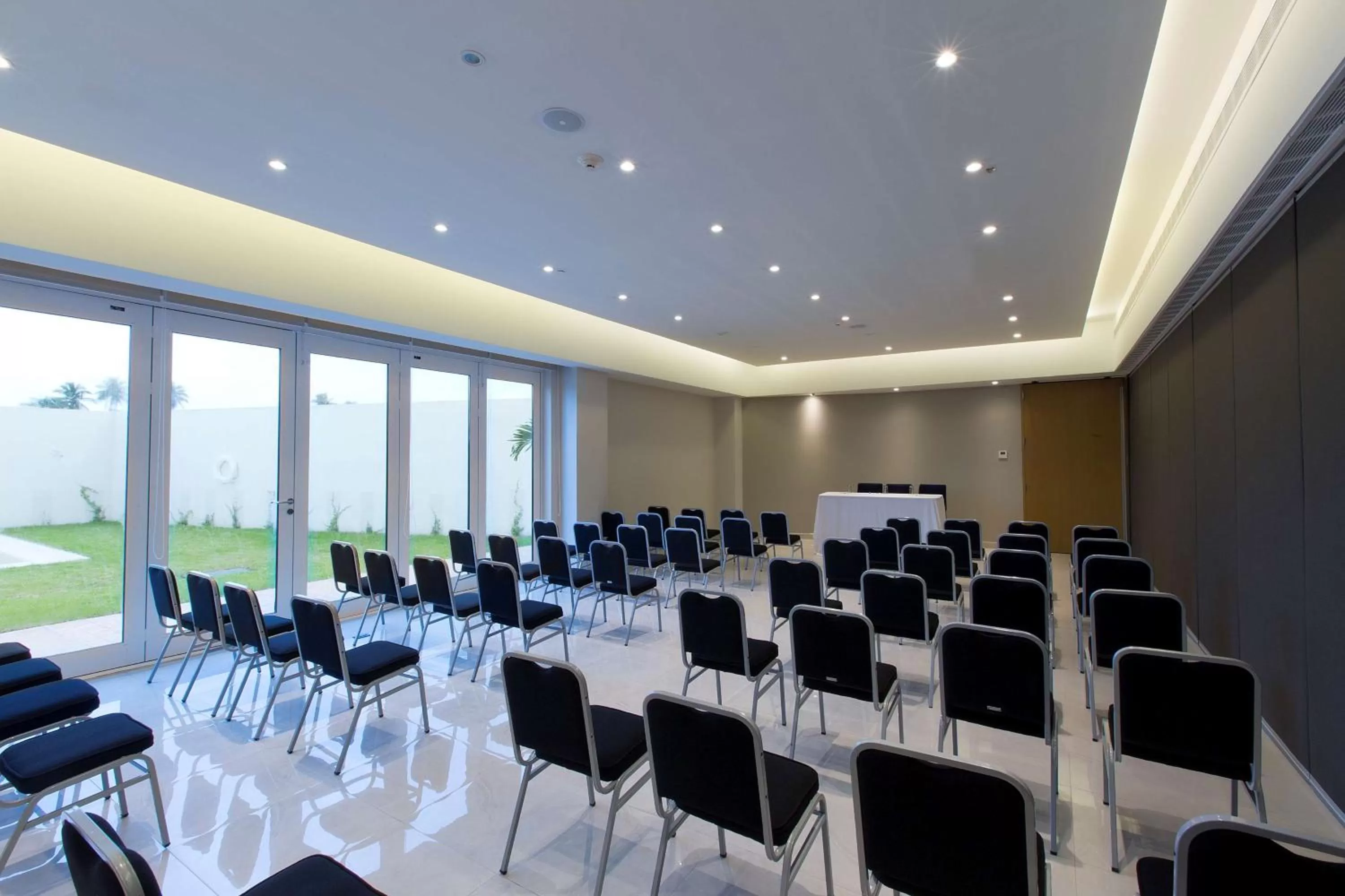 Meeting/conference room in Hampton Inn & Suites by Hilton Paraiso