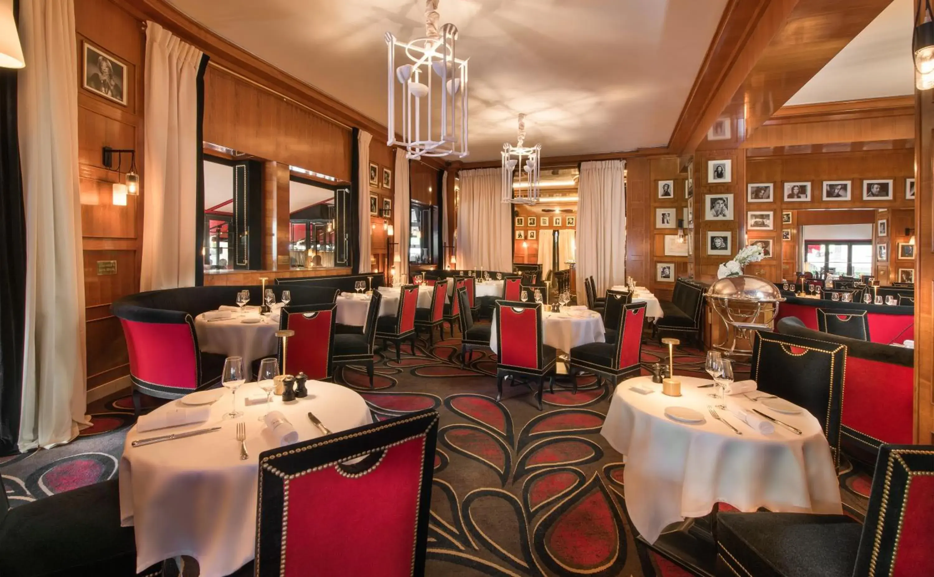 Restaurant/Places to Eat in Hotel Barriere Le Fouquet's