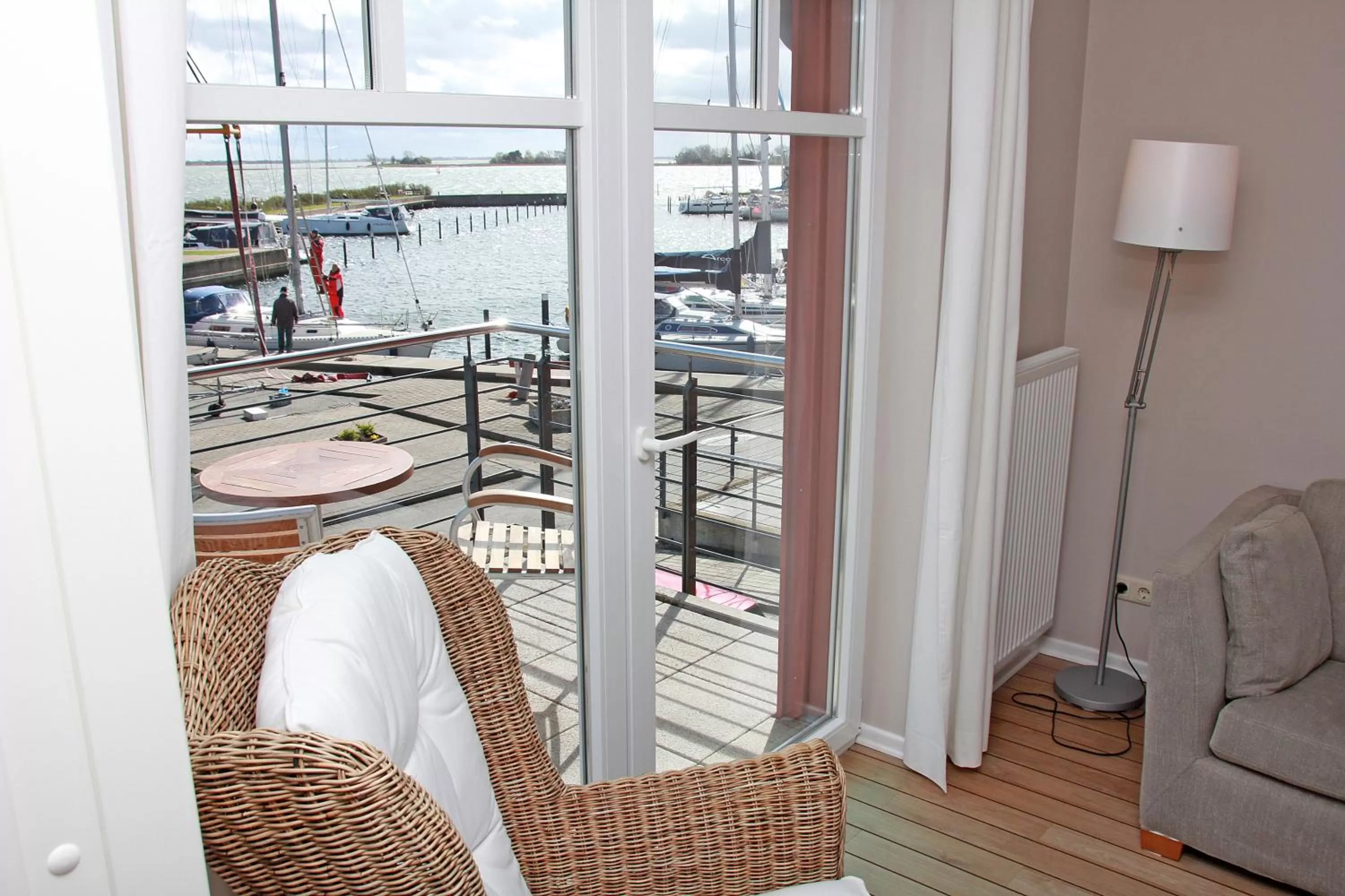 Apartment with Balcony in Meerblick Lemkenhafen