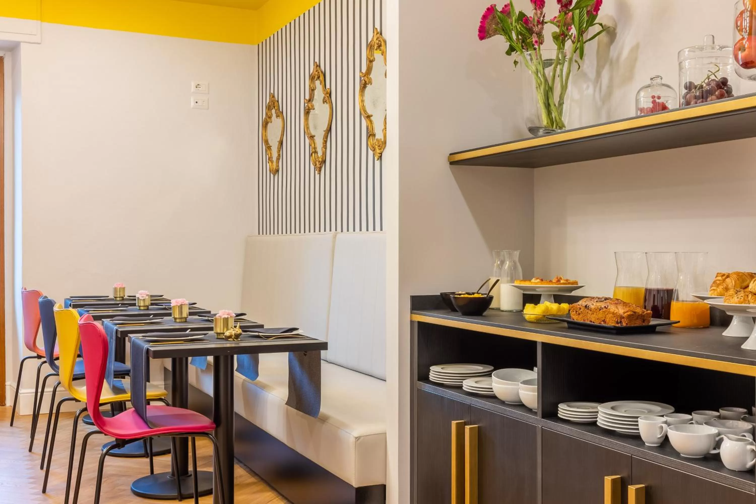 Breakfast in 3110 ArtHotel