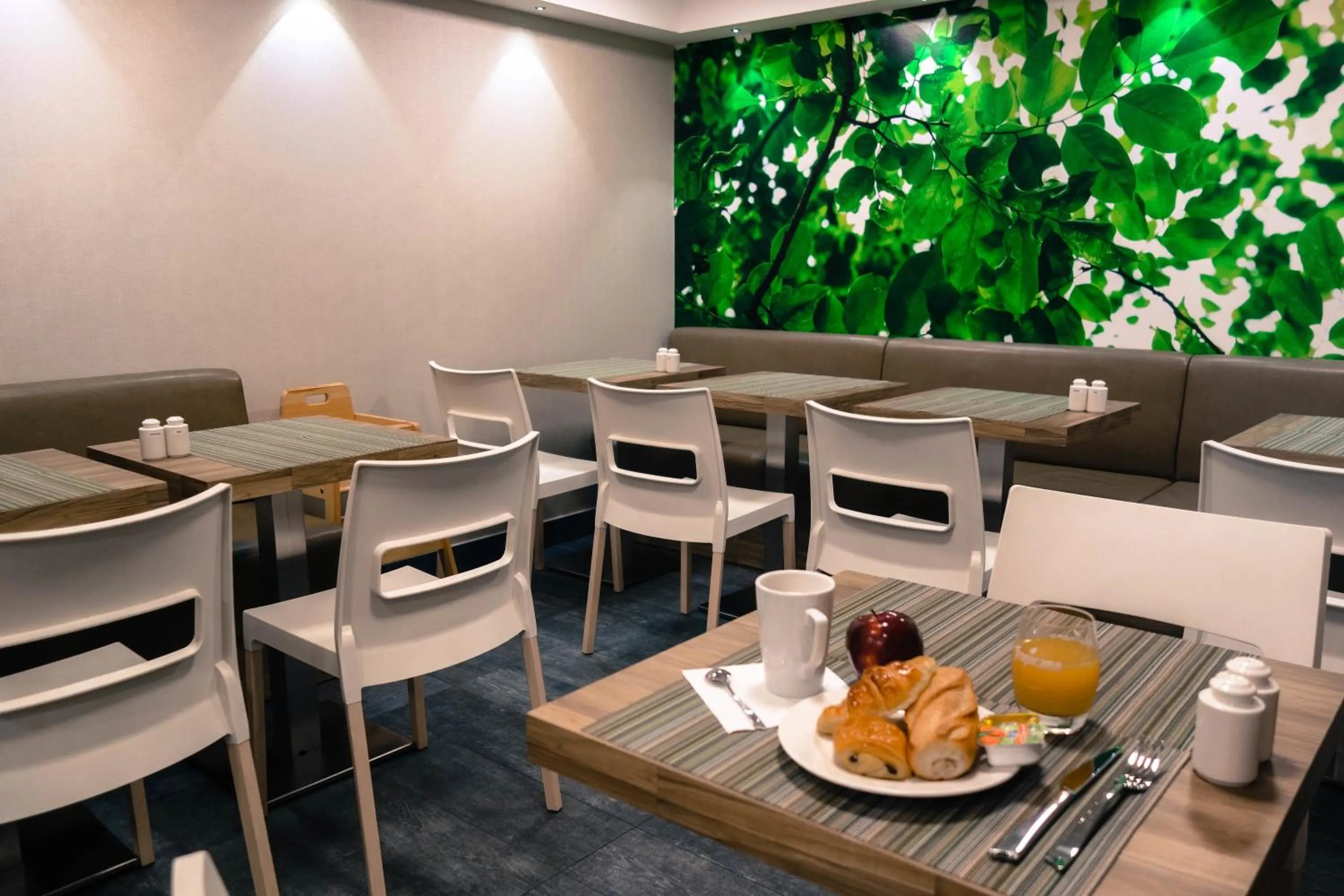 Restaurant/places to eat in Prince Albert Wagram