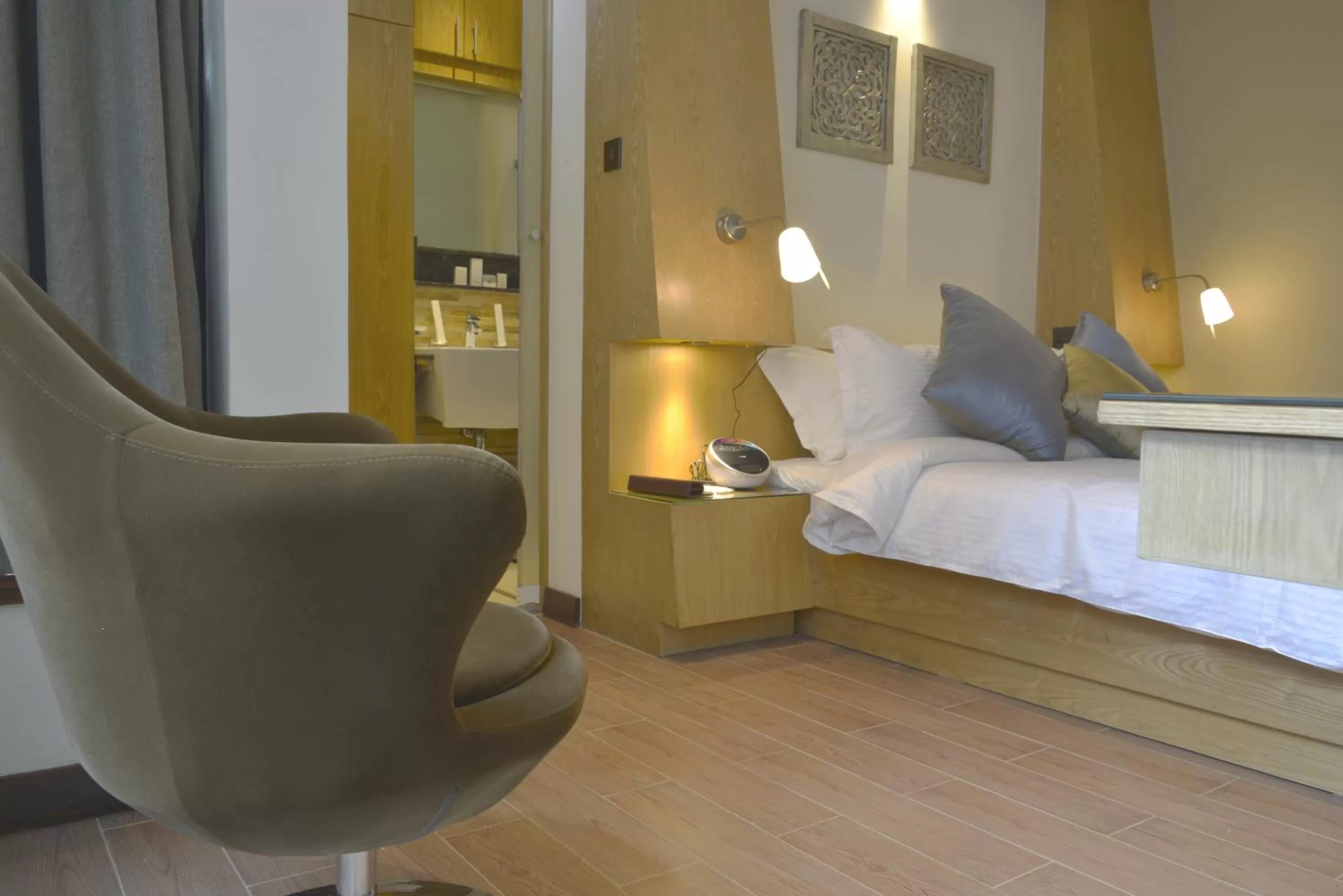 Bedroom, Bed in La Maison Royale