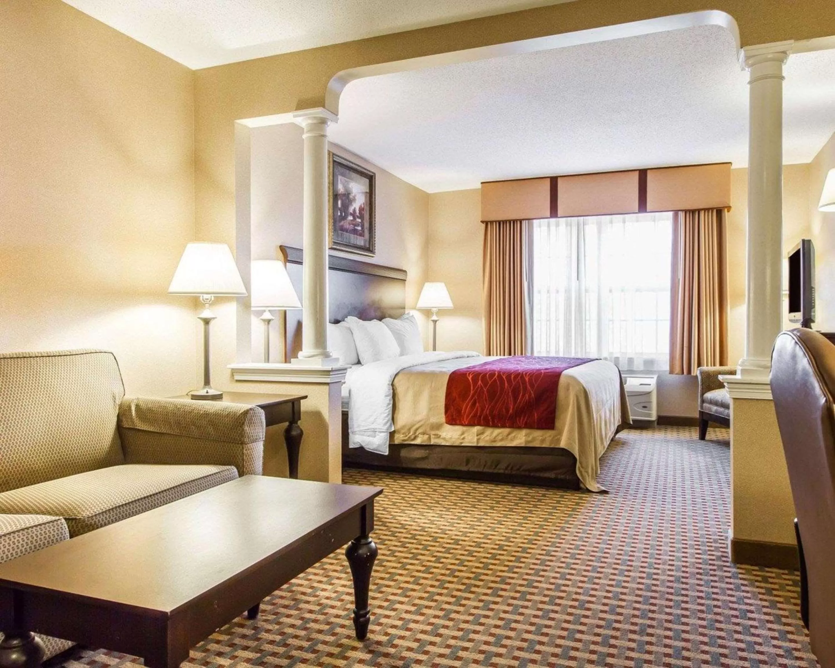 Photo of the whole room, Bed in Comfort Inn & Suites Scarborough-Portland