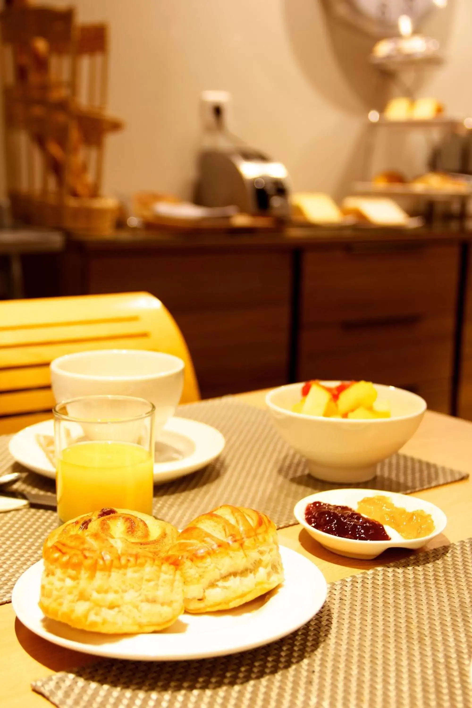Buffet breakfast in Hotel Le Richemont