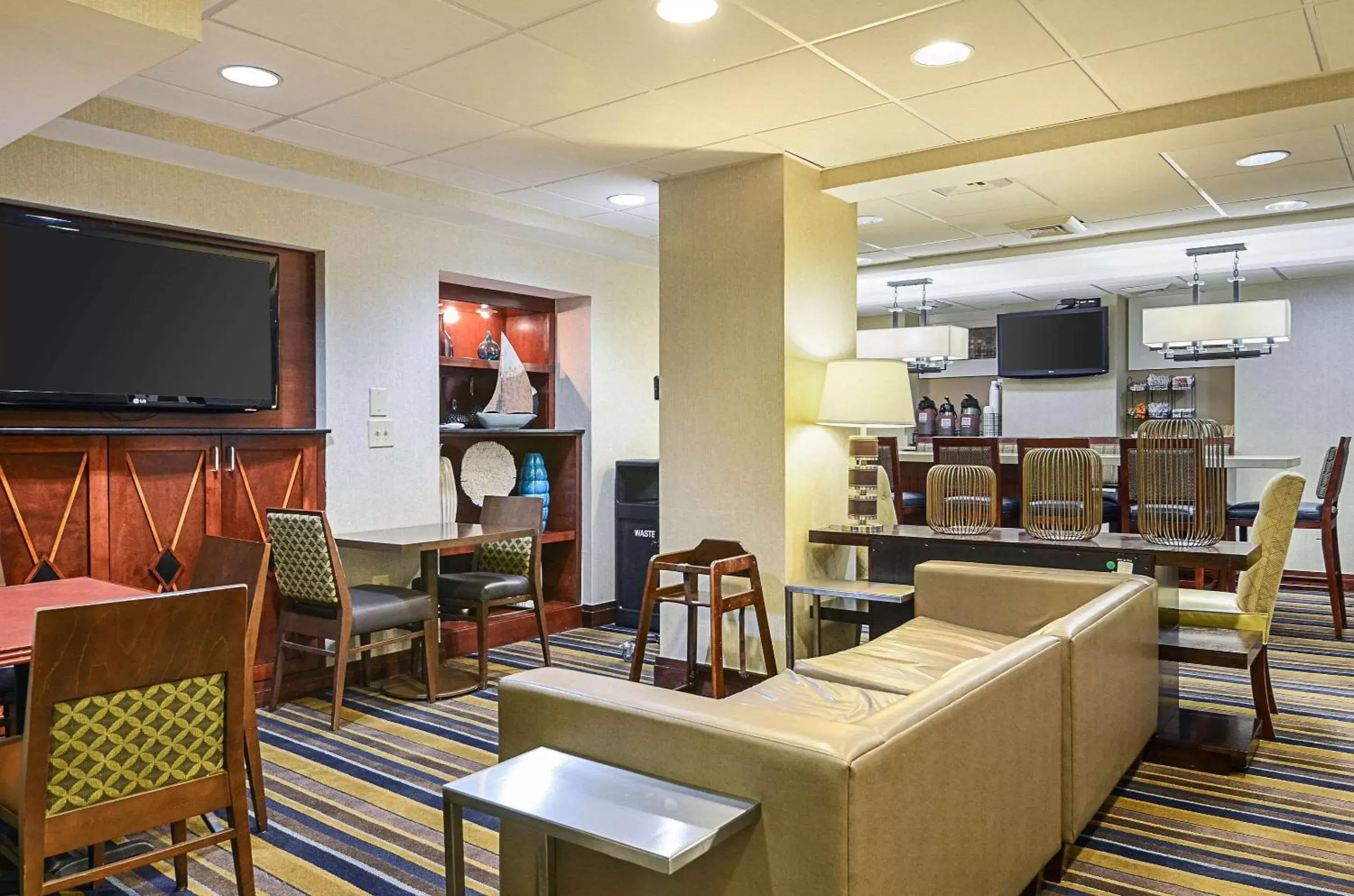 Restaurant/places to eat in Comfort Inn Downtown DC/Convention Center