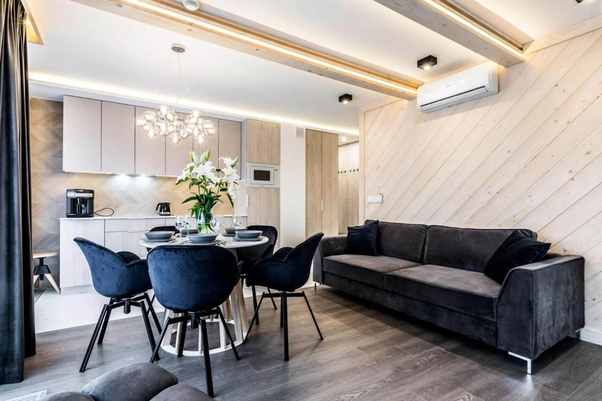 Kitchen or kitchenette in Białka Residence Ski - 50 m do Termy Bania Odkryj-Białke