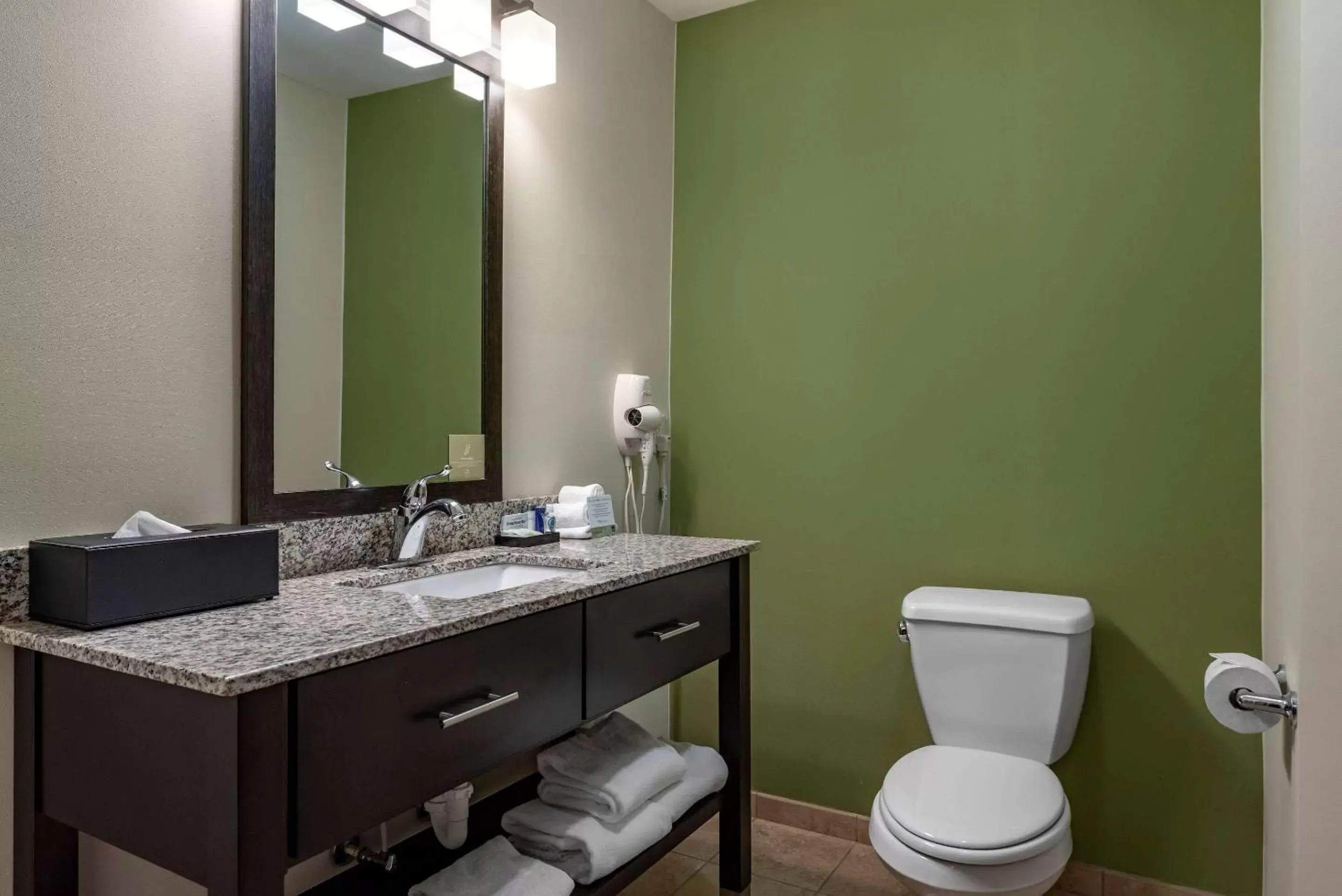 Bathroom in Sleep Inn & Suites Oakley I-70