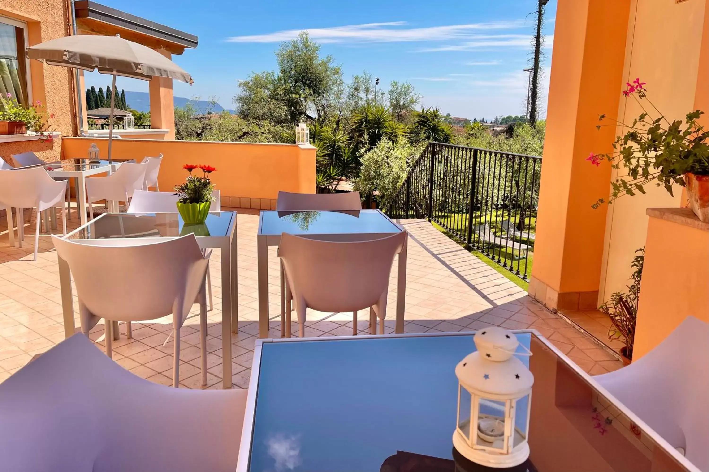 Balcony/Terrace in Albergo Vittoria