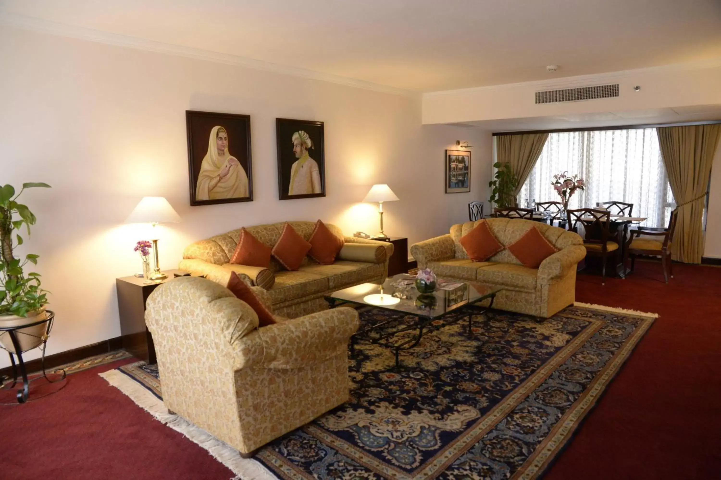 Bedroom, Seating Area in Karachi Marriott Hotel