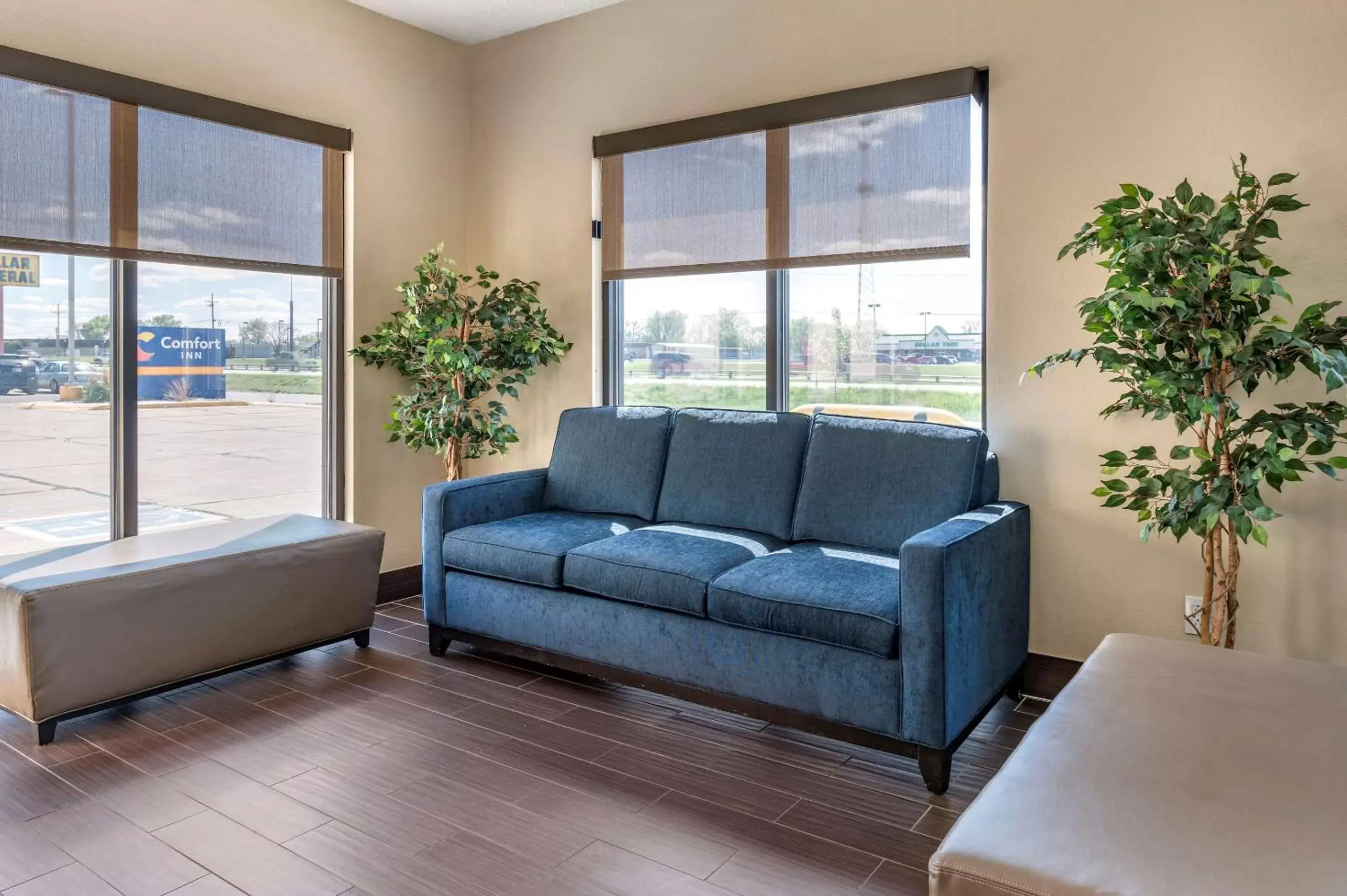 Lobby or reception, Seating Area in Comfort Inn Near Kokomo Speedway