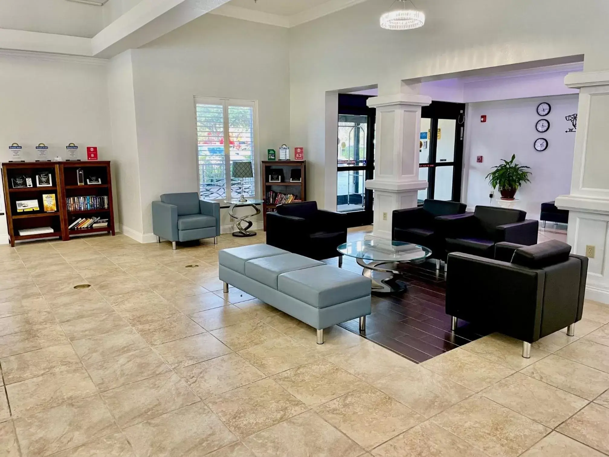 Lobby or reception, Lobby/Reception in Days Inn & Suites by Wyndham Lakeland