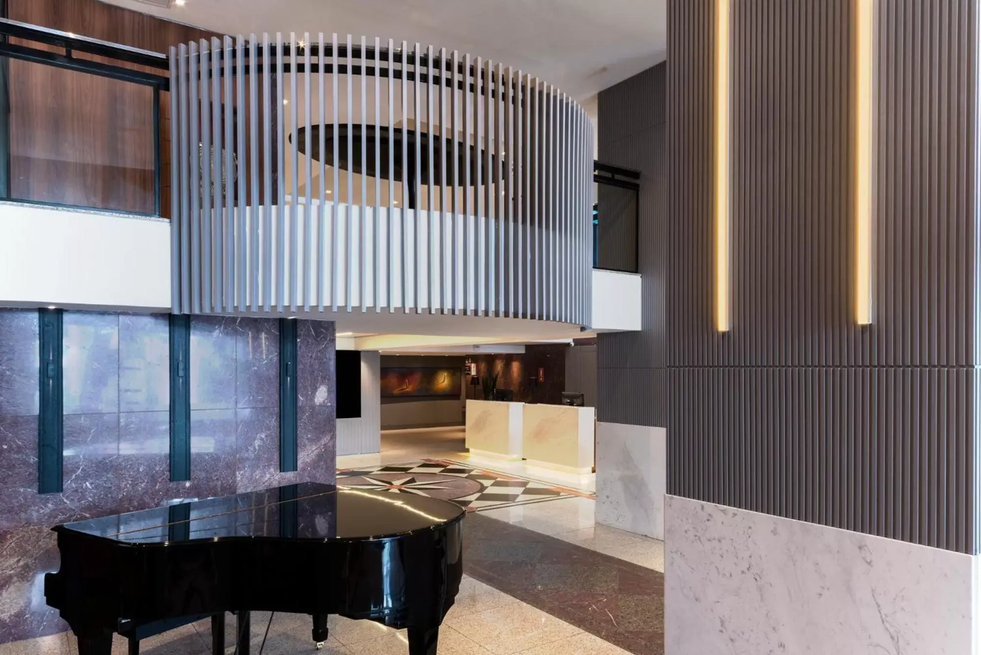 Lobby or reception in Mercure Curitiba Batel