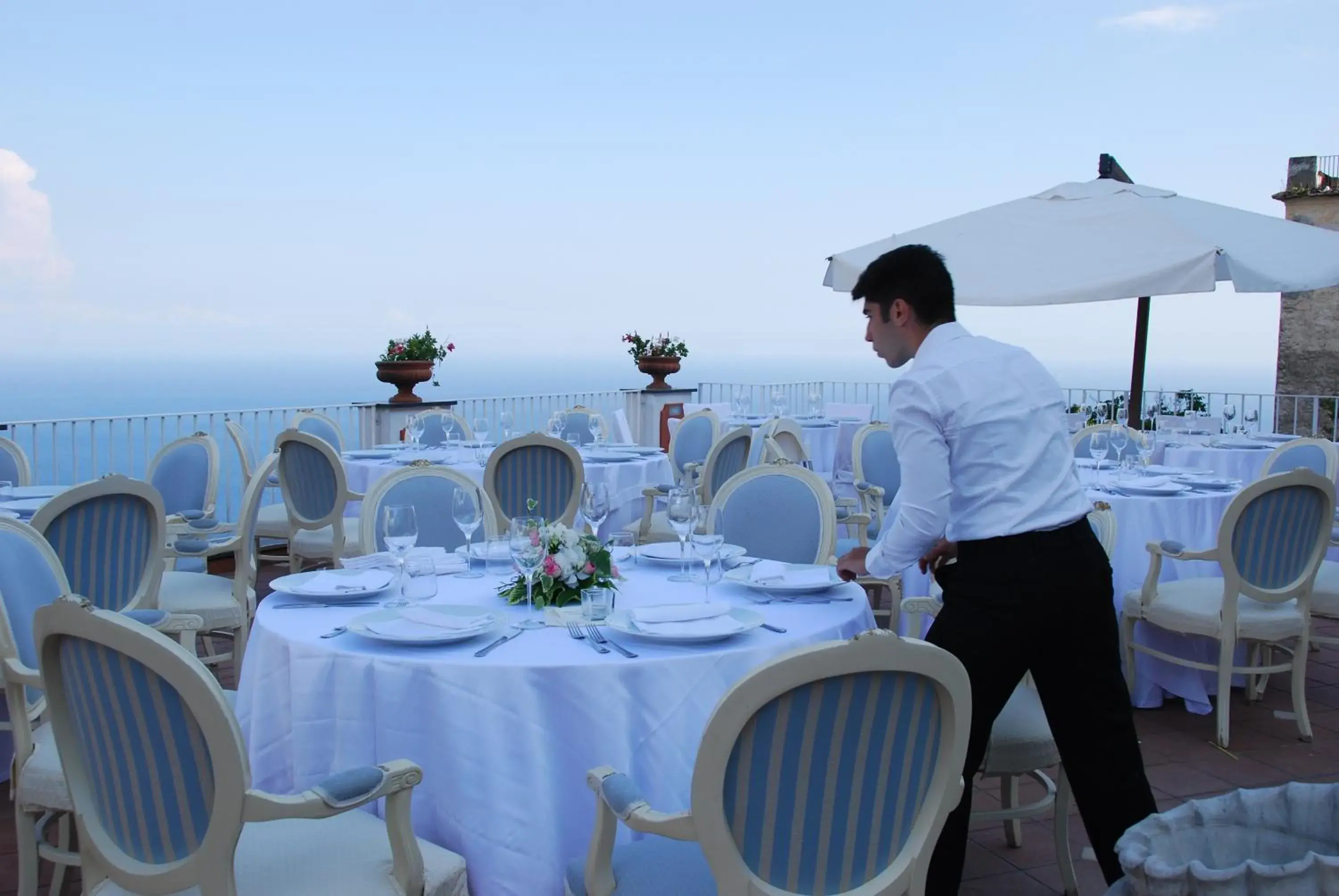 Staff, Restaurant/Places to Eat in Hotel Villa Fraulo