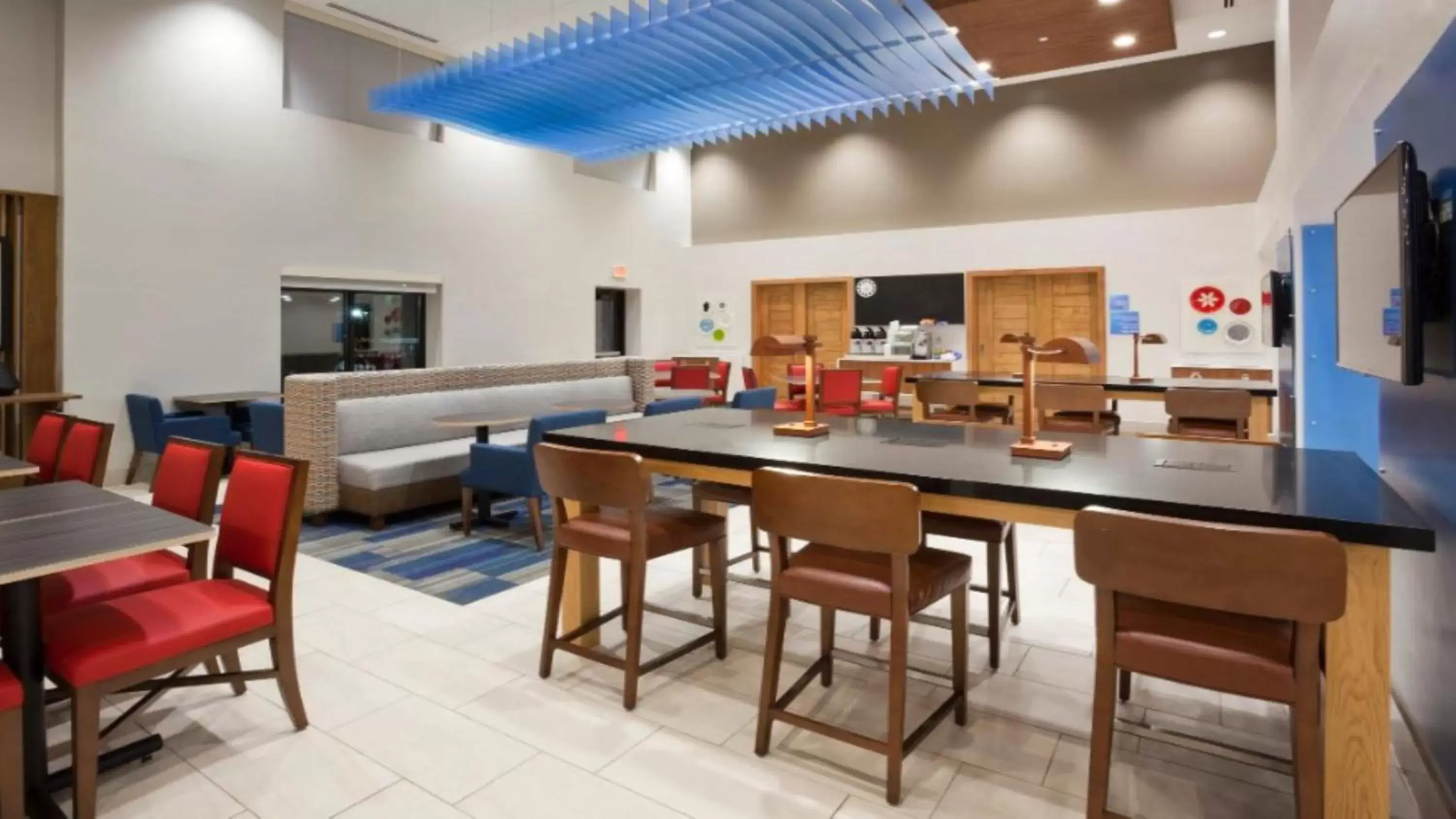 Breakfast, Restaurant/Places to Eat in Holiday Inn Express & Suites Ripley, an IHG Hotel