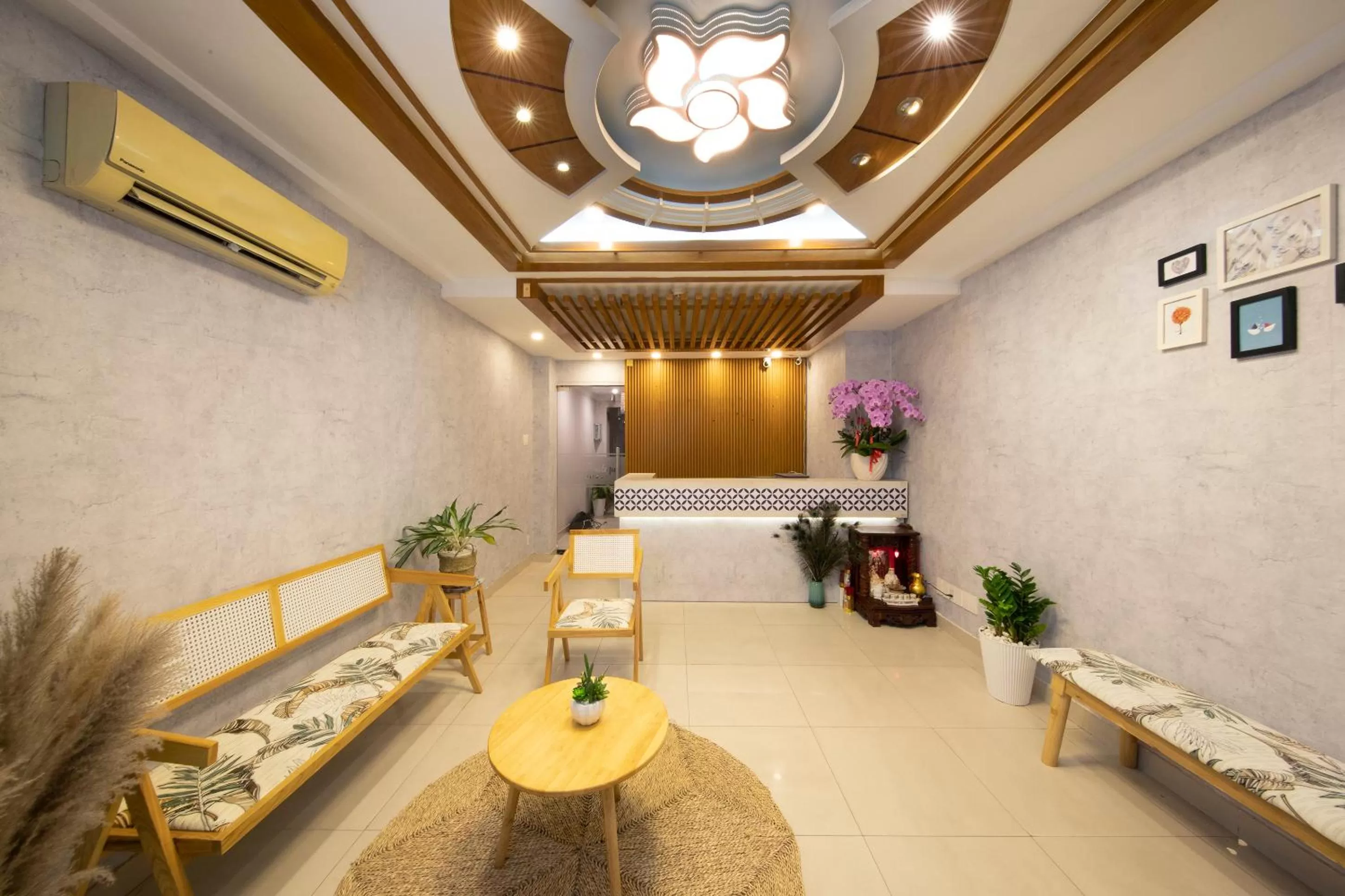 Lobby or reception in Vilion Boutique Hotel Ben Thanh