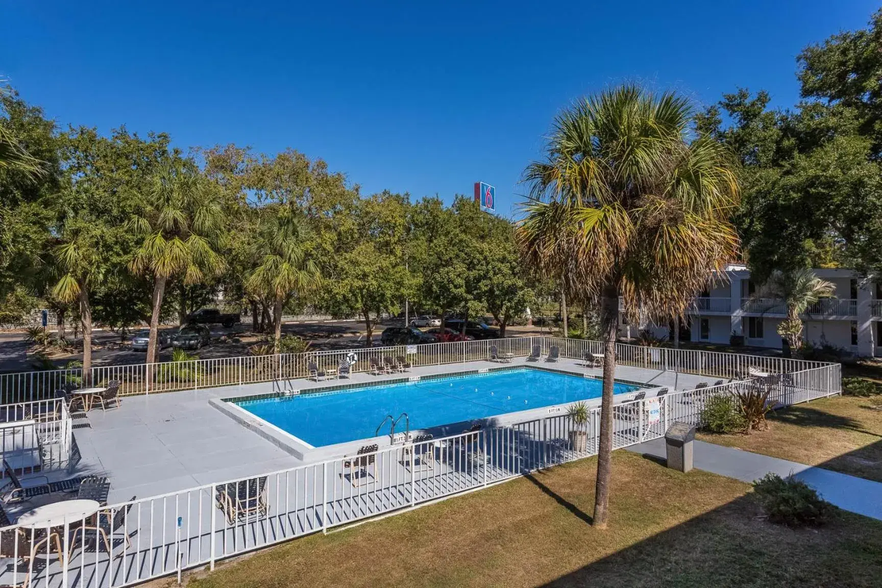 Swimming pool in Studio 6 Gainesville, Fl