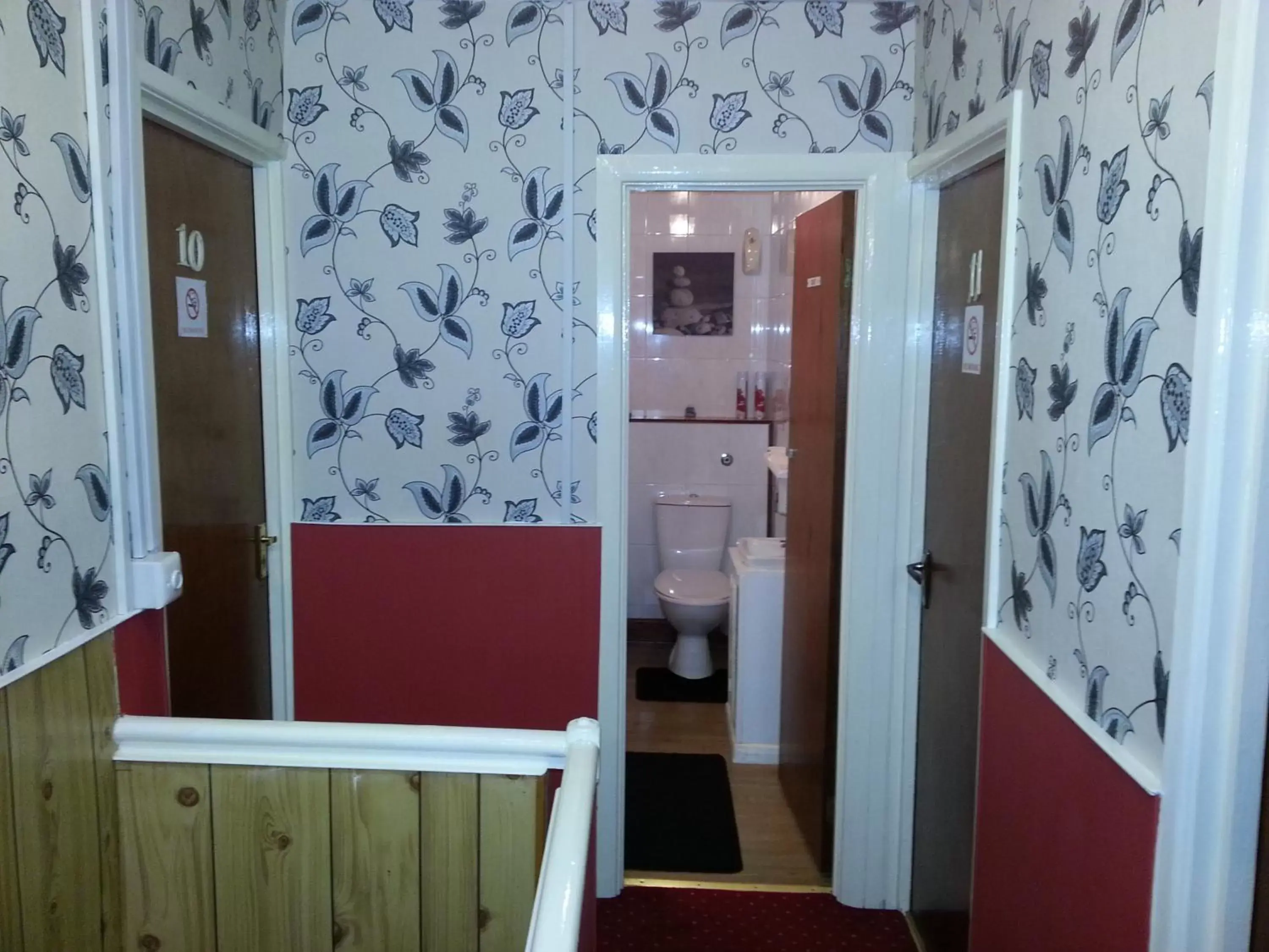 Single Room with Shared Toilet in Sunnyside Hotel