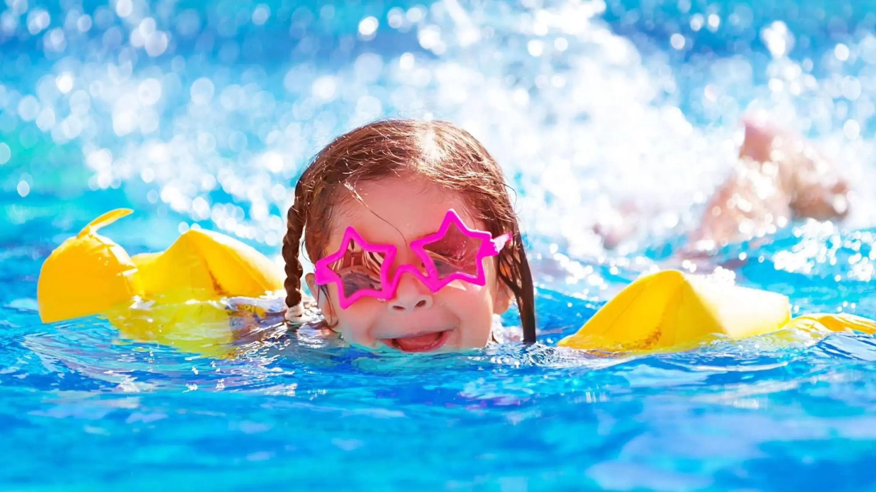 Swimming pool, Children in Wrangler Inn Mobridge