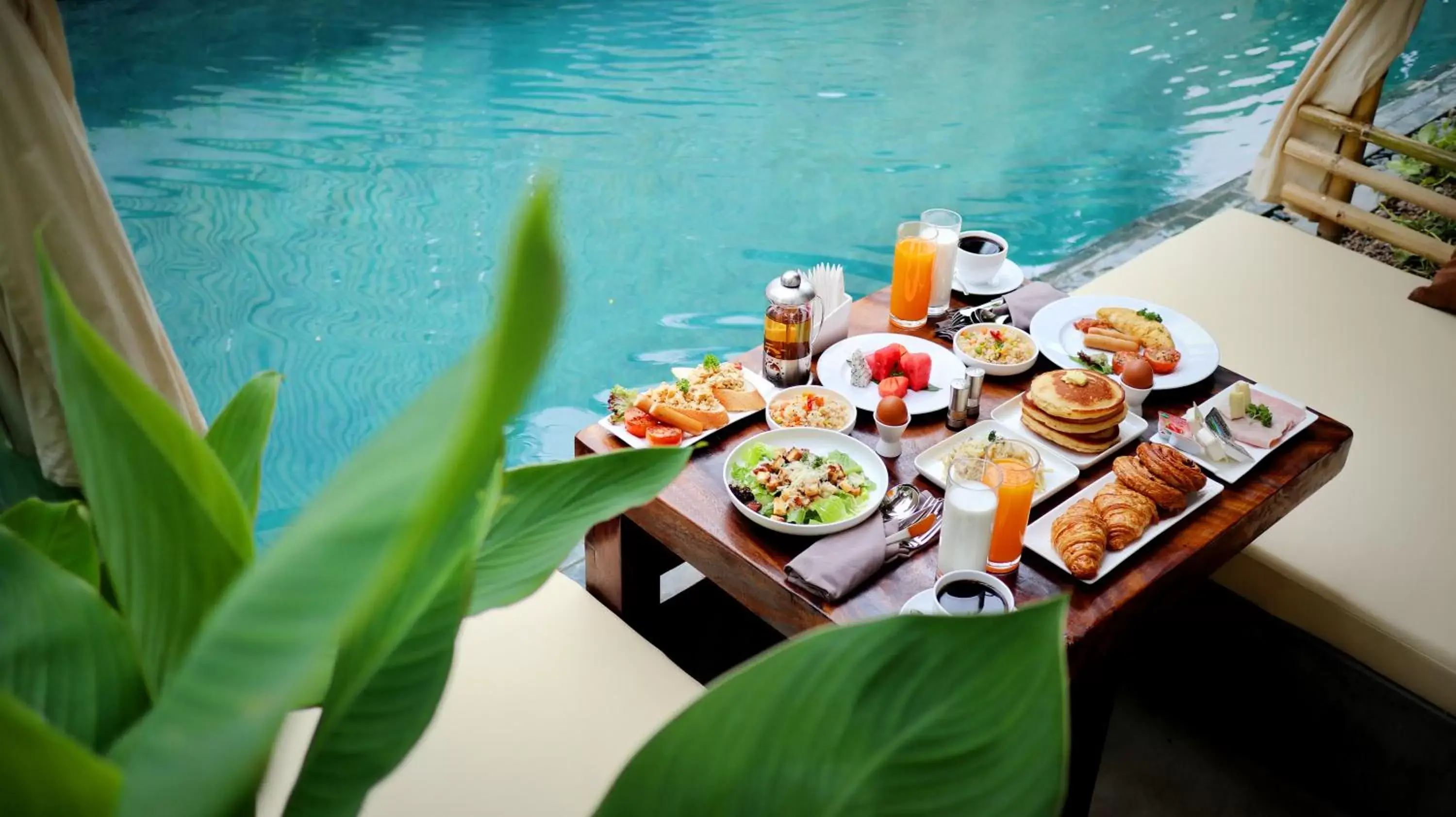 Restaurant/places to eat in Sarina Hotel & Villa Restaurant/places to eat in Sarina Hotel & Villa