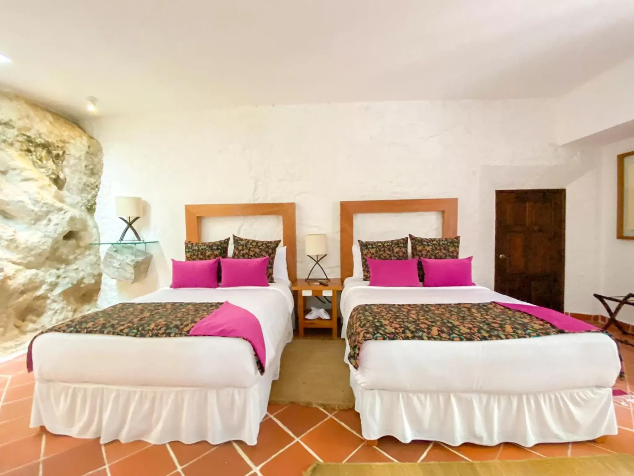 Photo of the whole room, Bed in Molino de los Reyes By Rotamundos