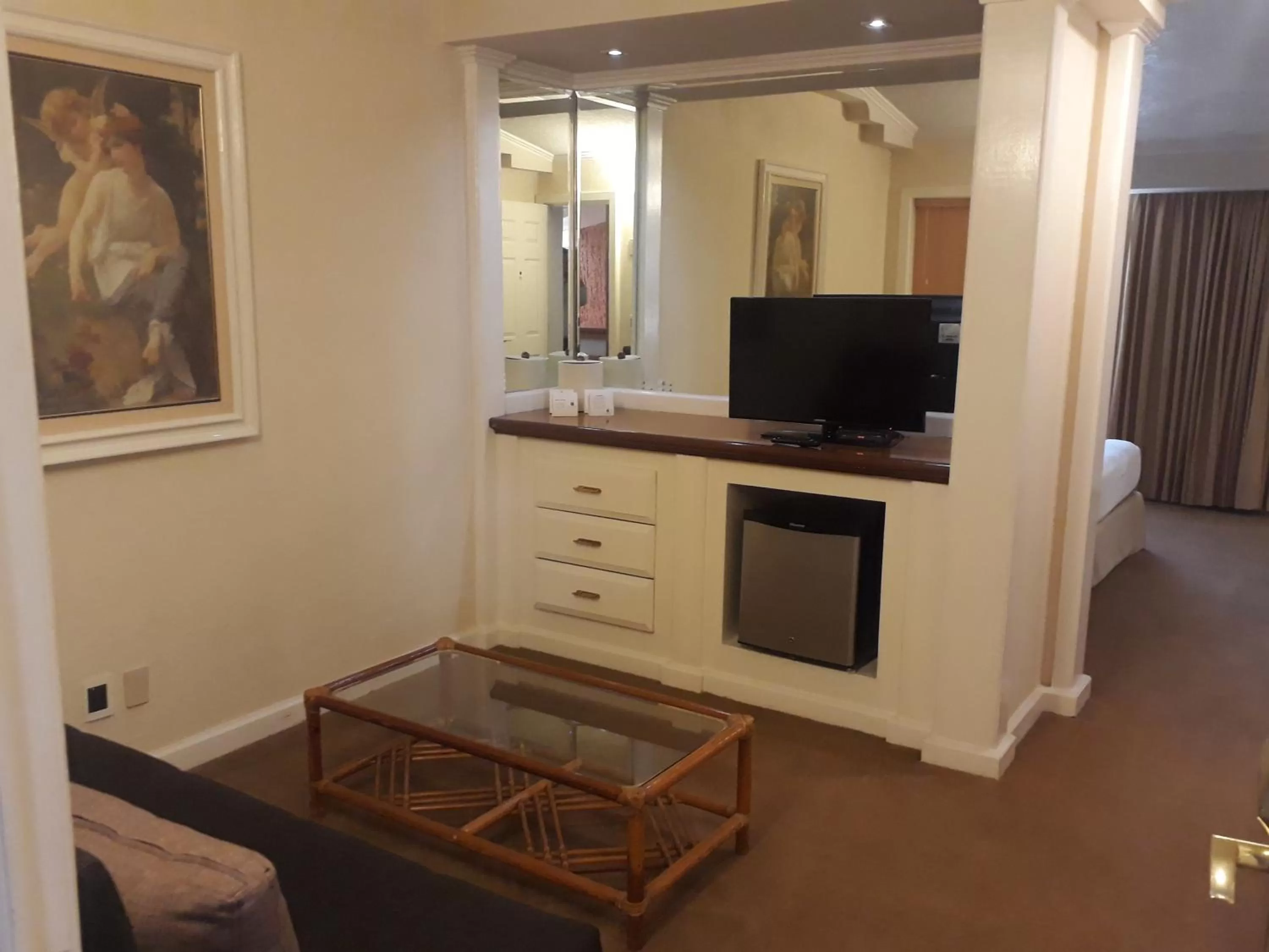 Living room in Country Plaza