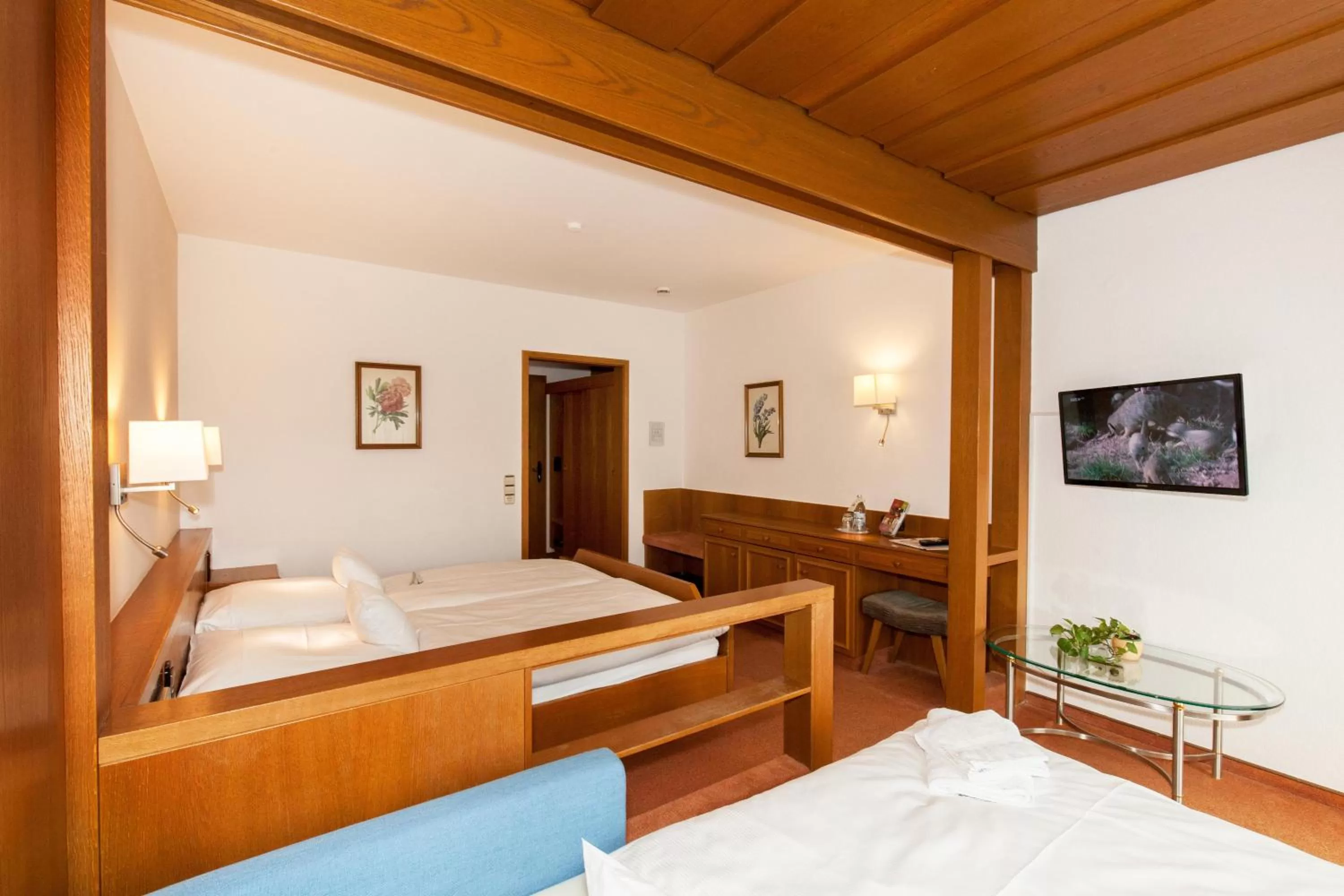 Bed in Landgasthof Hotel Hirsch