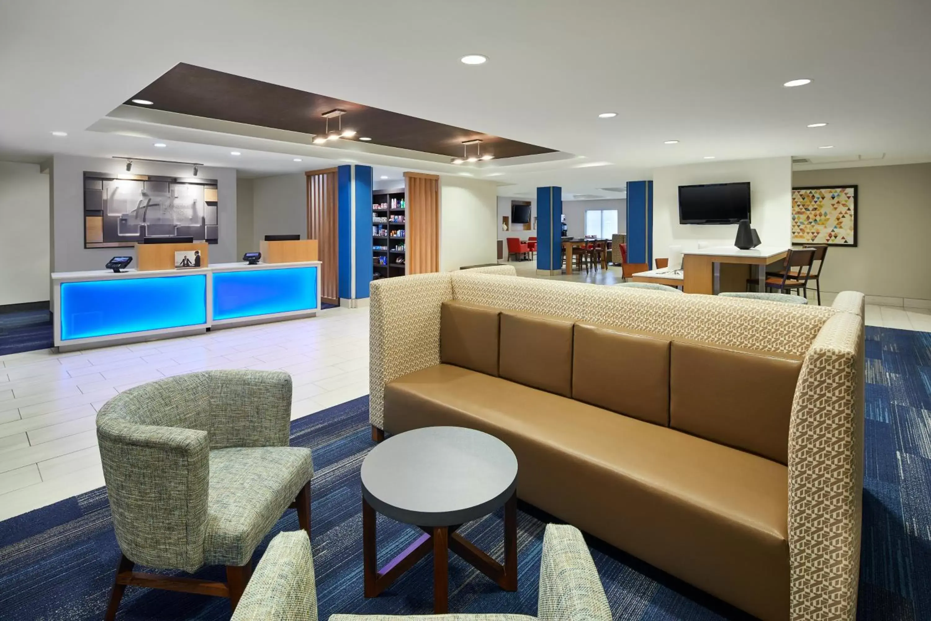 Property building, Lounge/Bar in Holiday Inn Express Hotel & Suites Pensacola-West Navy Base, an IHG Hotel