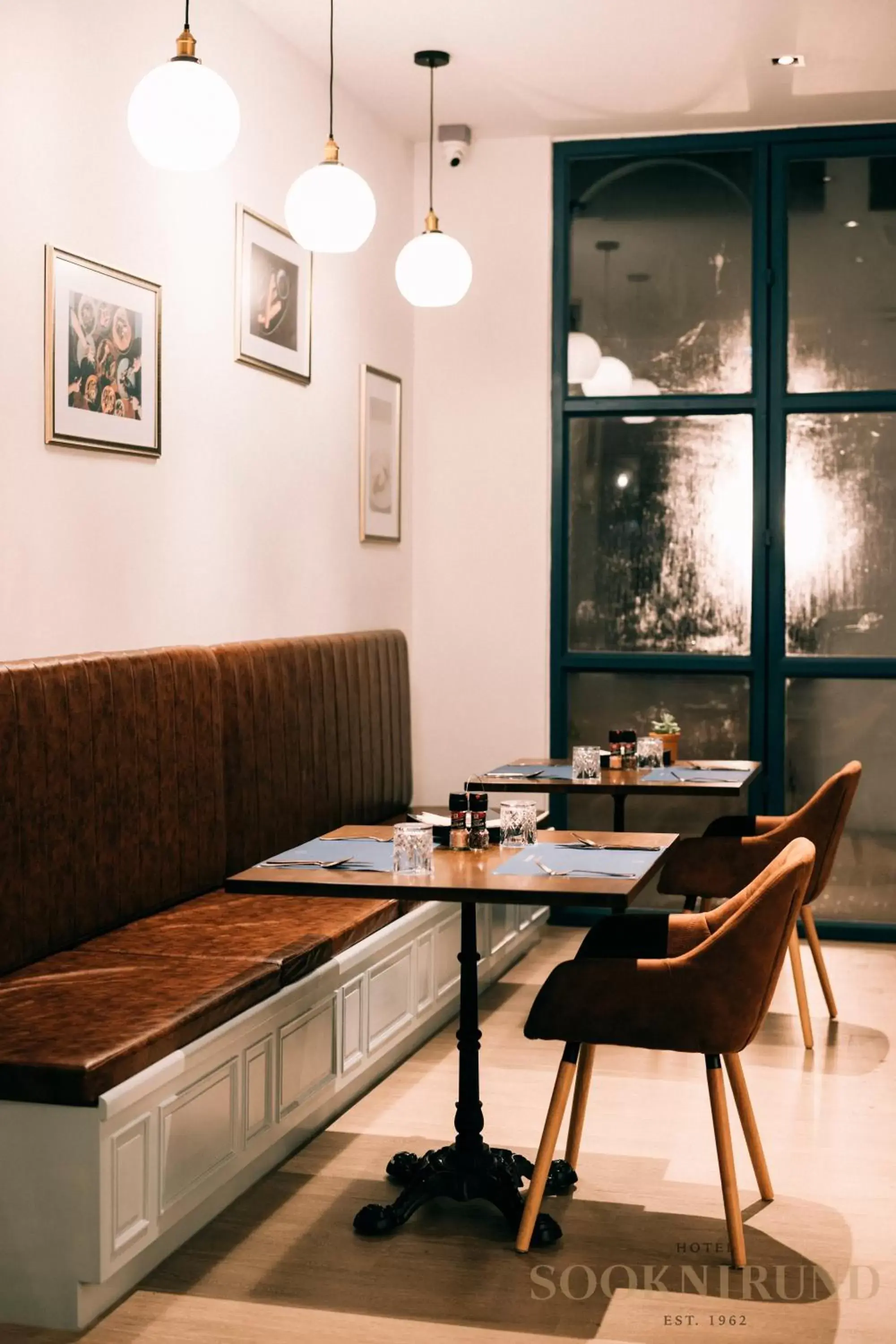 Restaurant/places to eat in SOOKNIRUND HOTEL Restaurant/places to eat in SOOKNIRUND HOTEL