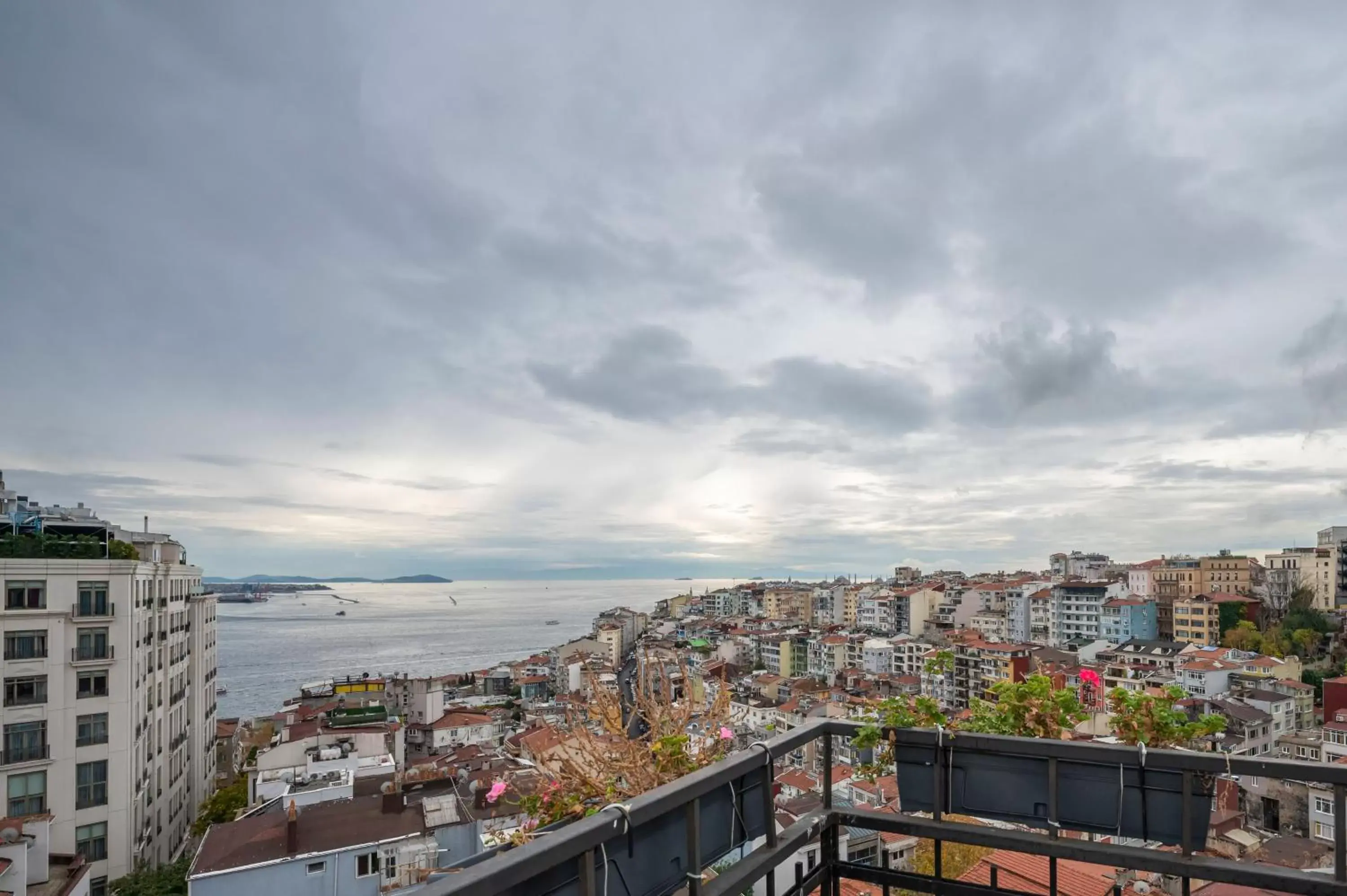 Sea view in Juno Hotel Taksim