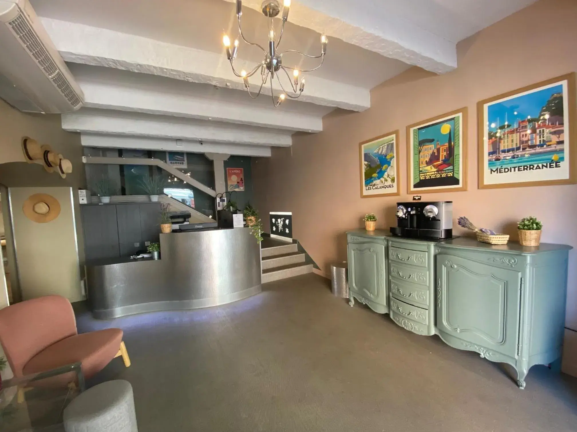 Lobby or reception, Lobby/Reception in The Originals Boutique, Hotel Cassitel, Cassis