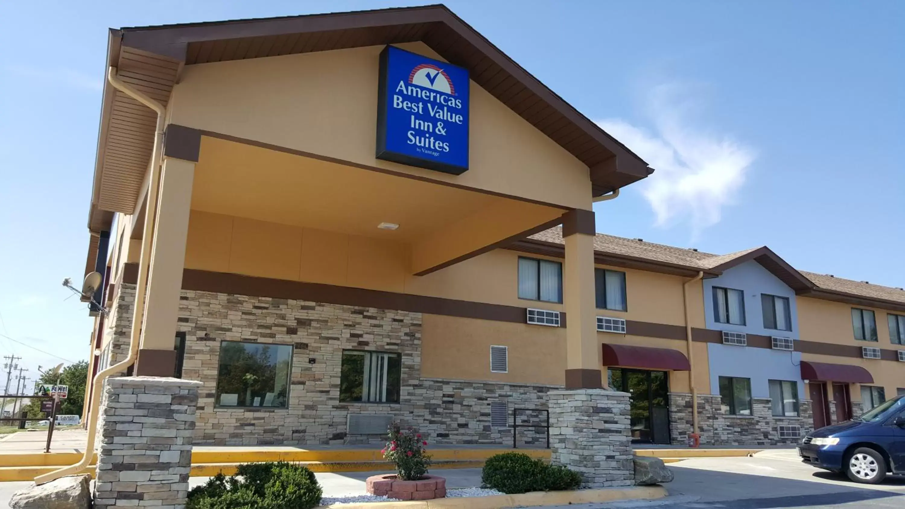 Facade/entrance, Property Building in Americas Best Value Inn & Suites Harrisonville