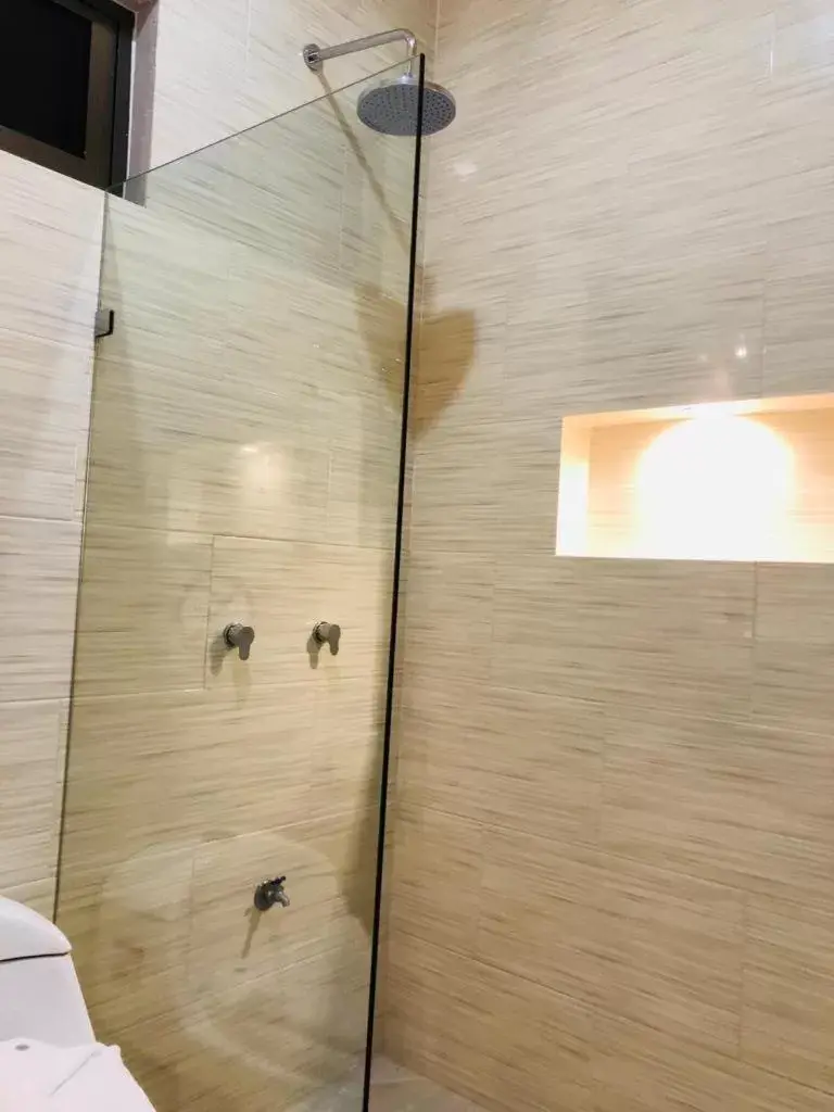 Shower, Bathroom in Hotel Ko'ox Wenne