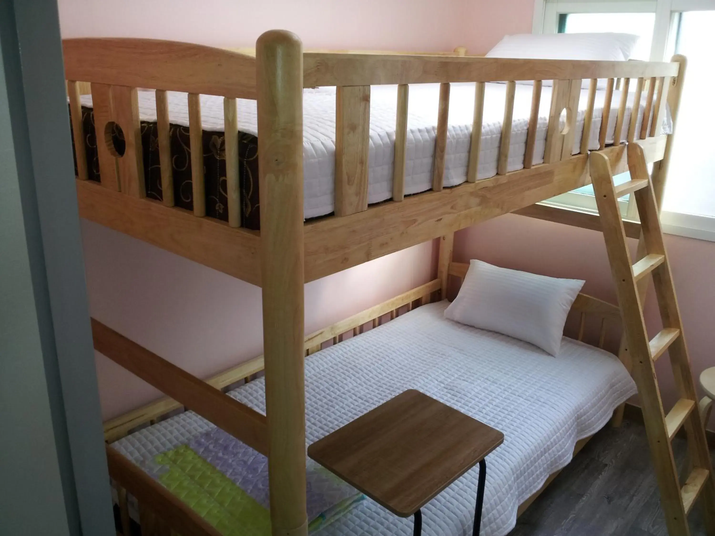 Bed, Bunk Bed in MK Liberty House Seoul Station