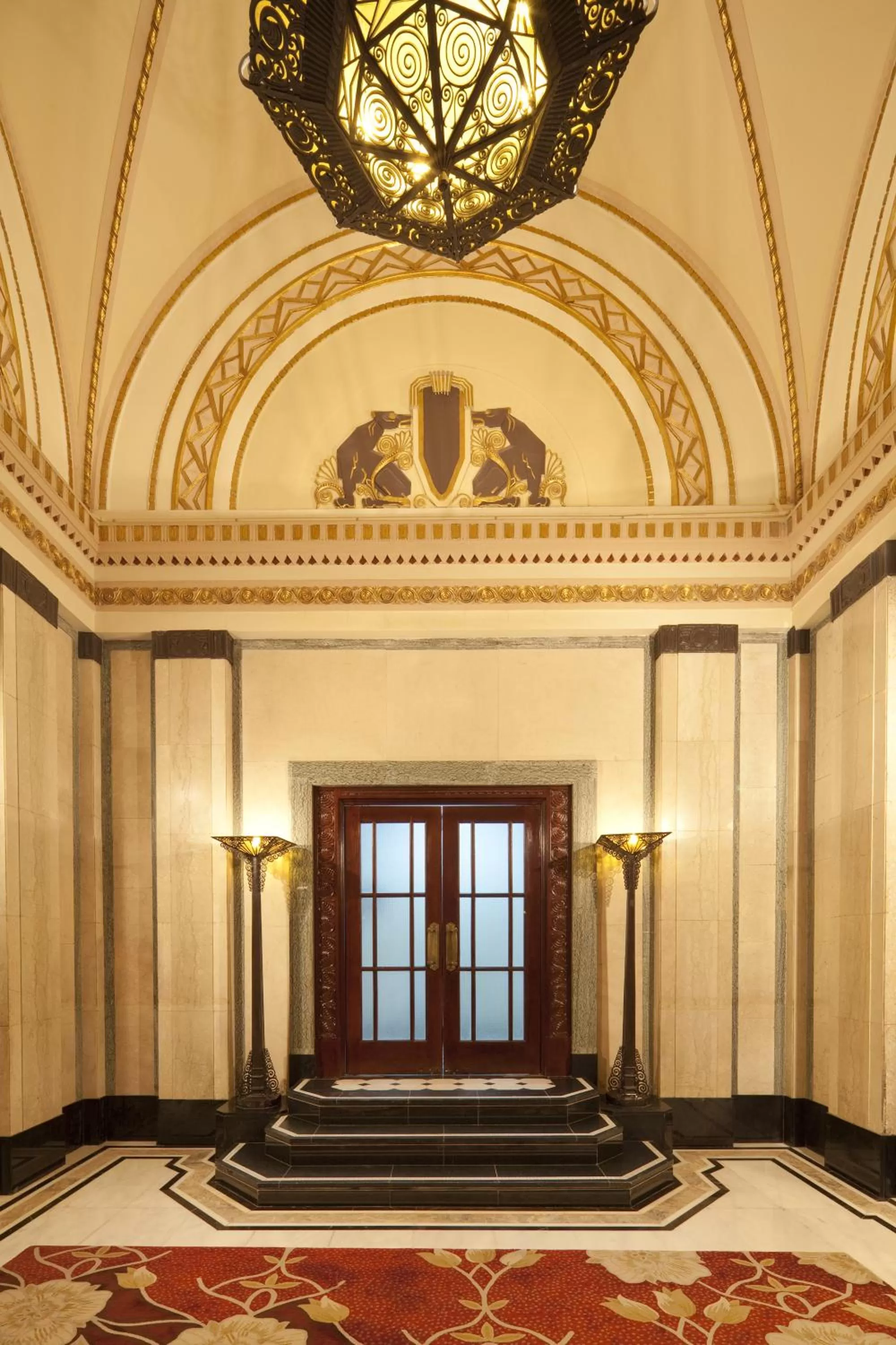 Area and facilities in Fairmont Peace Hotel on the Bund