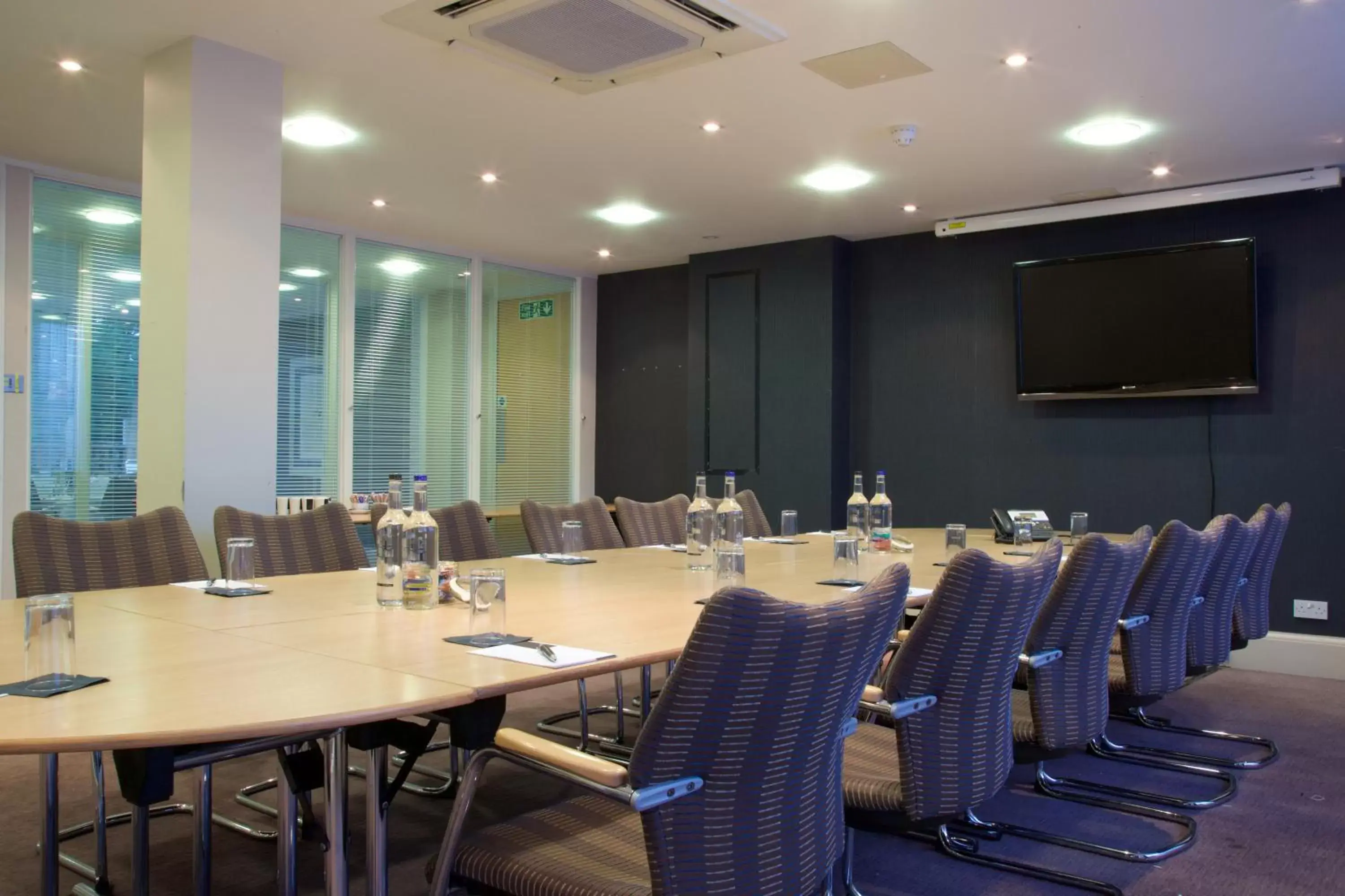 Meeting/conference room in London Croydon Aerodrome Hotel, BW Signature Collection
