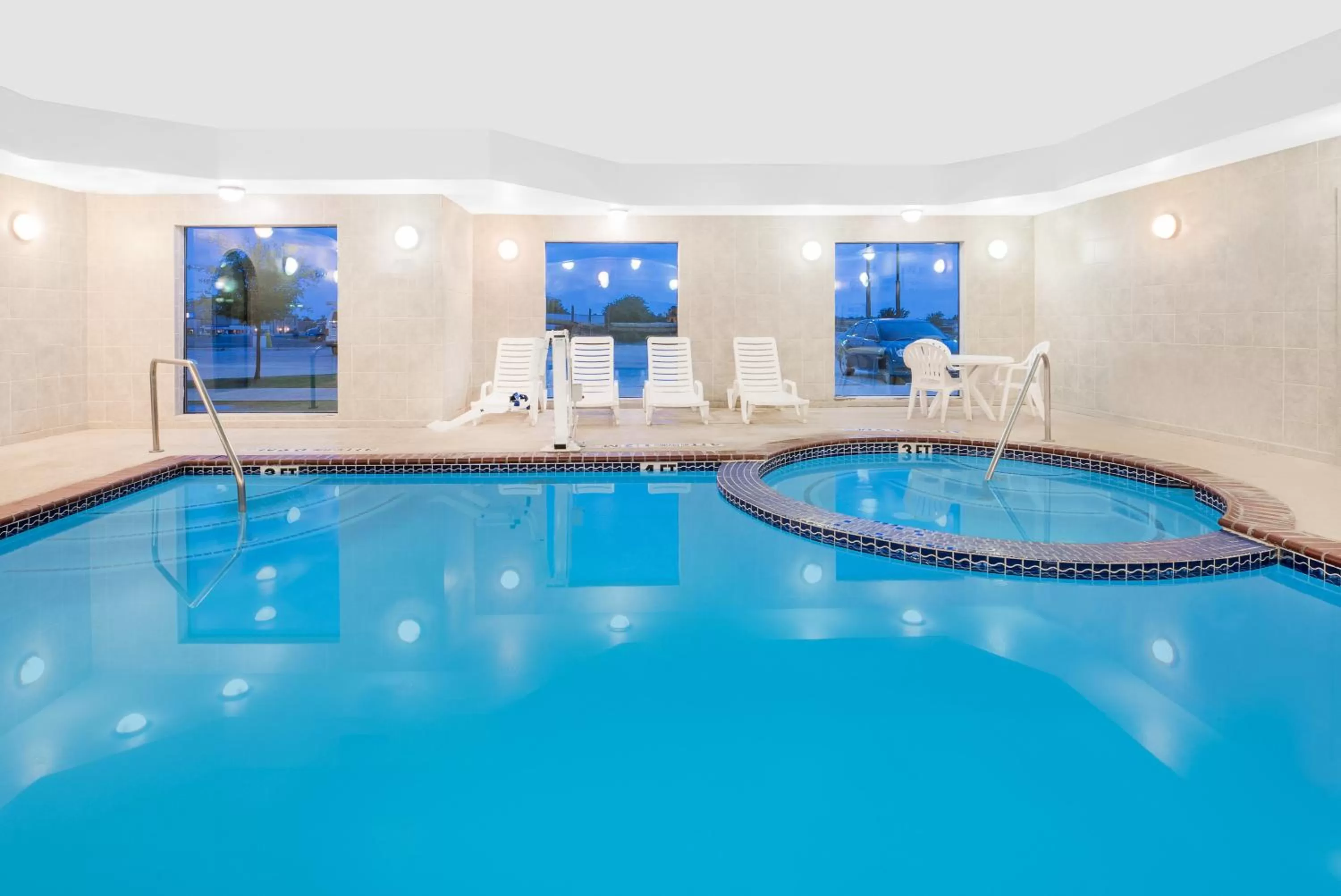 Swimming pool in Baymont by Wyndham Snyder