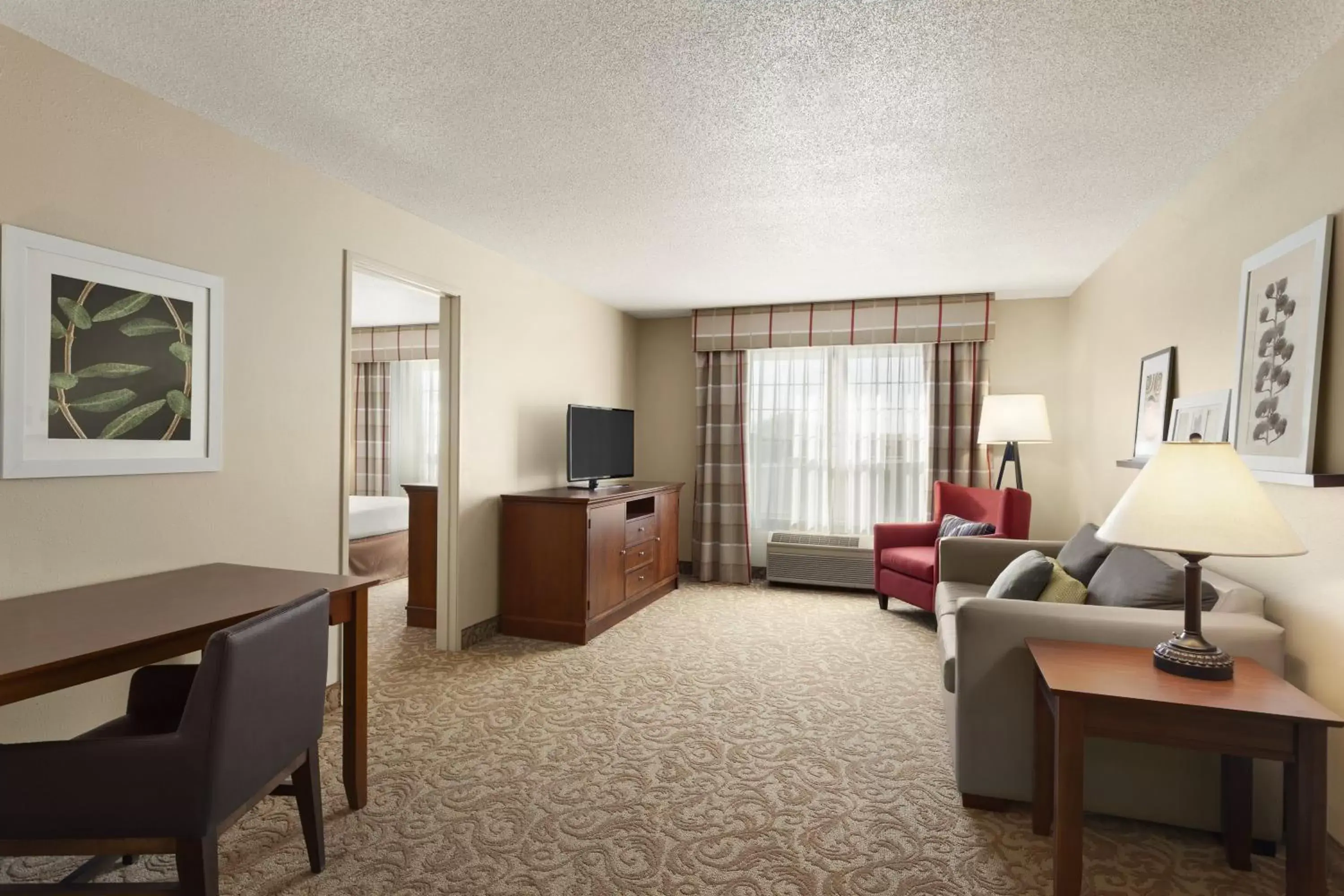 Photo of the whole room, Seating Area in Country Inn & Suites by Radisson, Fort Dodge, IA