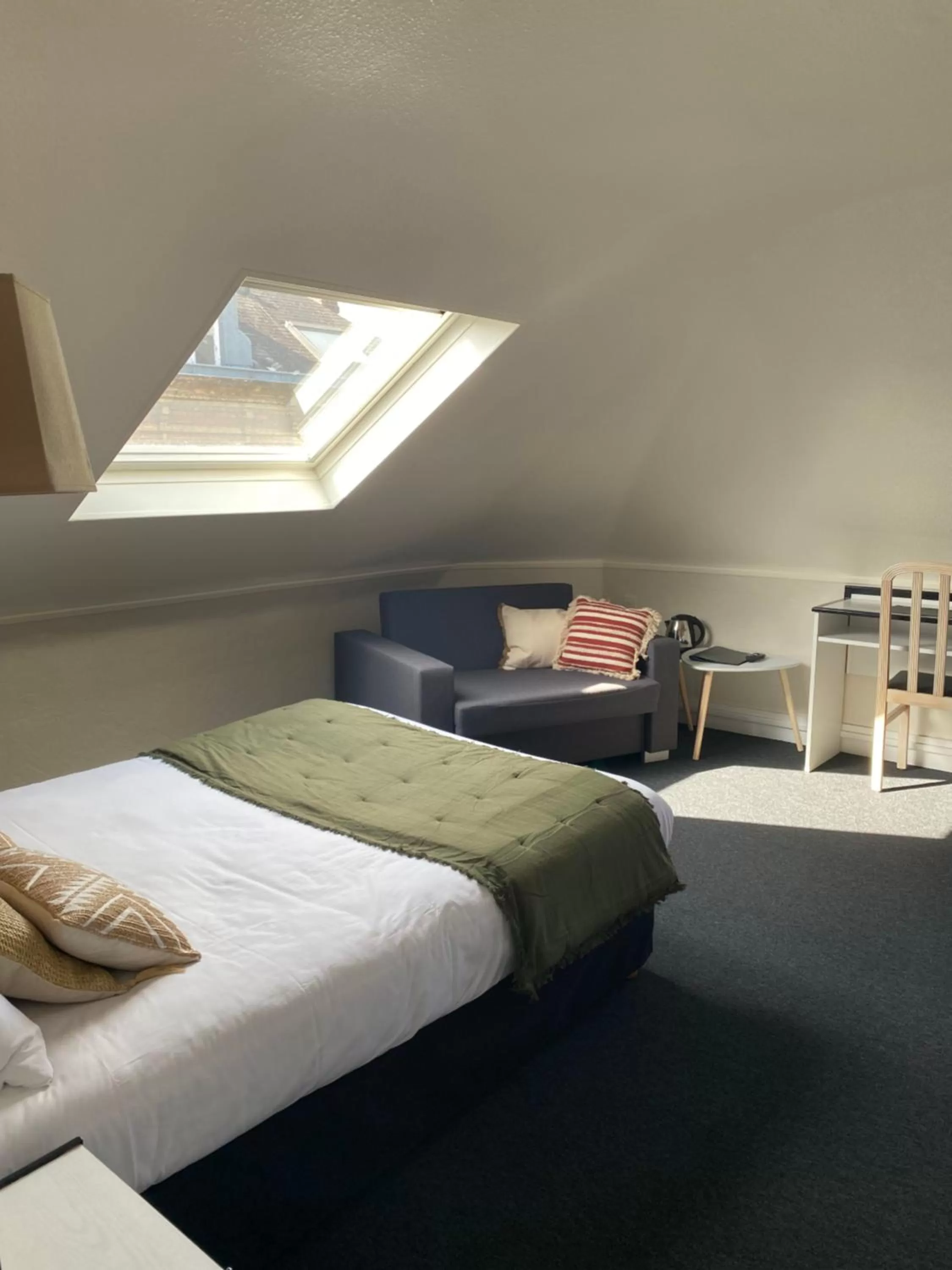 Bed in Hôtel Céline - Hôtel de la Gare