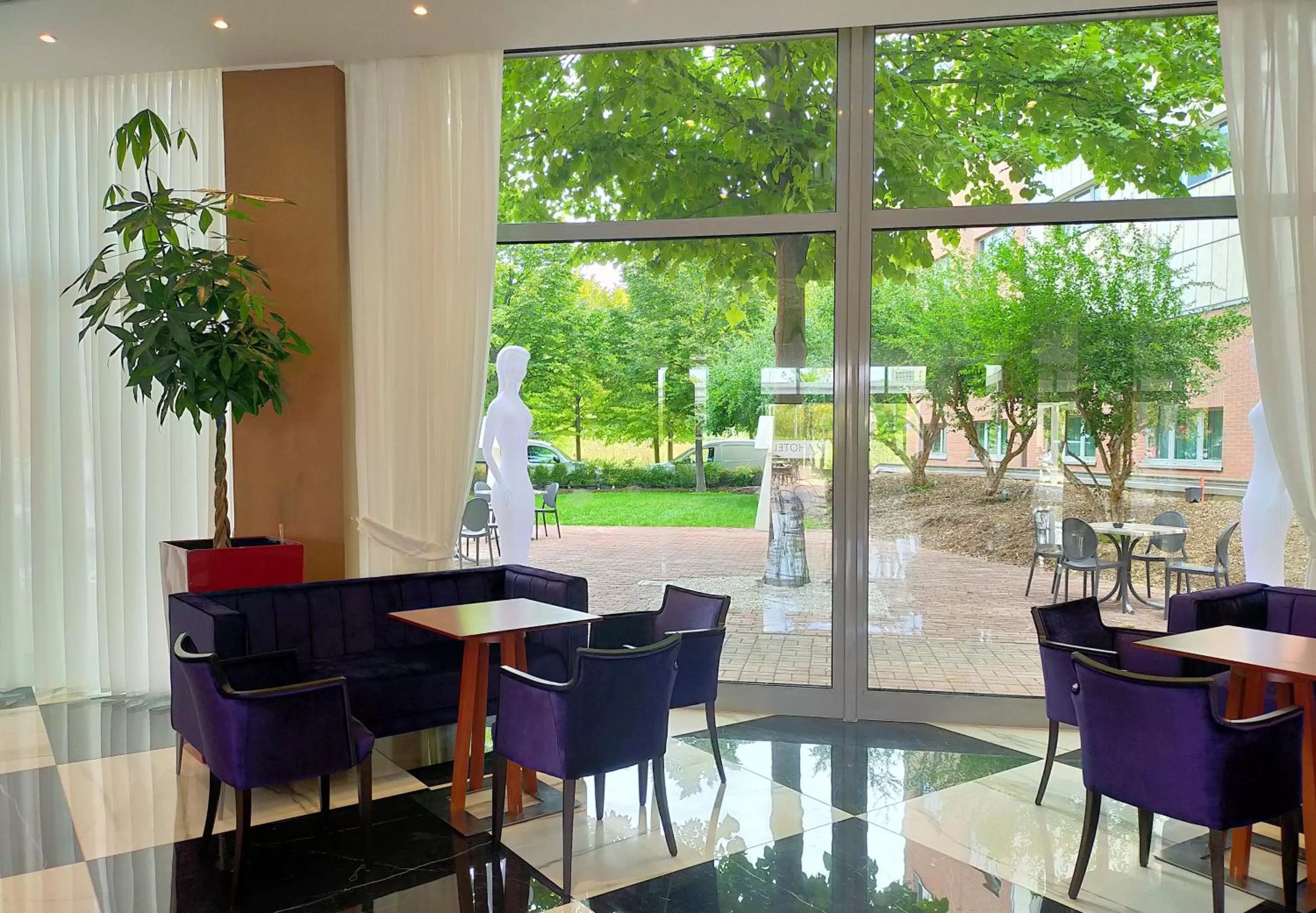 Garden view in The Sydney Hotel