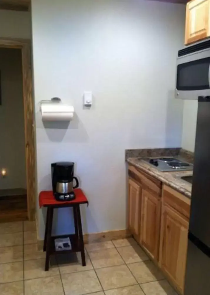 Other, Kitchen/Kitchenette in Wapiti Lodge