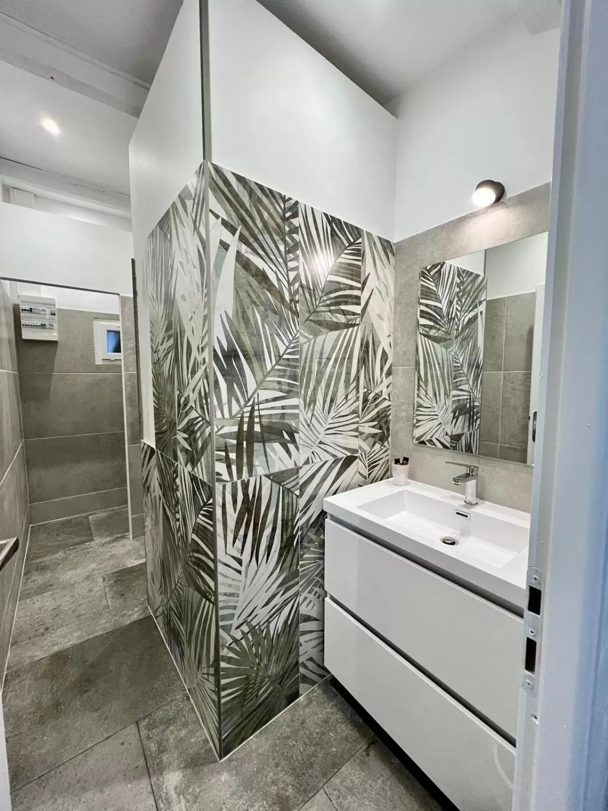 Shower, Bathroom in Domaine de l'Aufrene