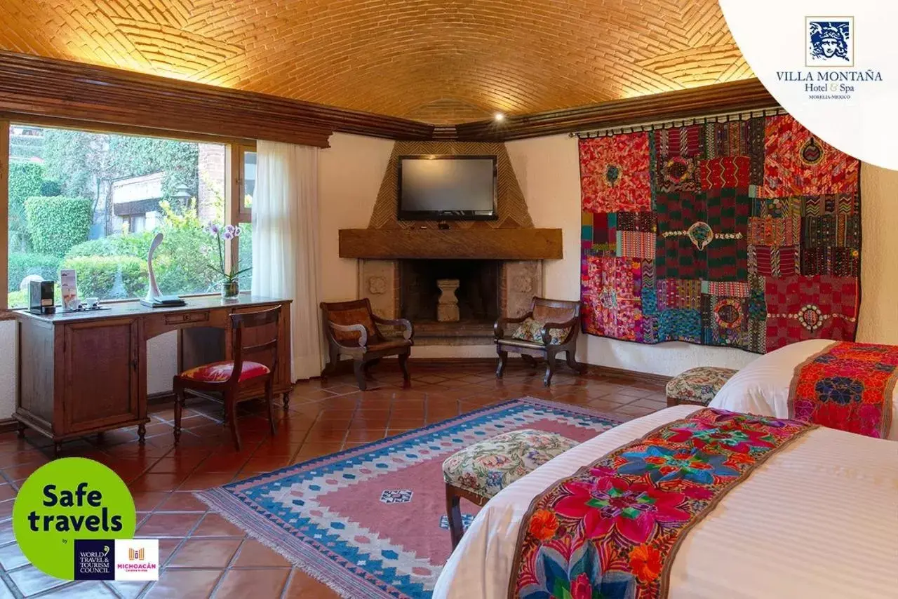 Bedroom, Lounge/Bar in Villa Montaña Hotel & Spa