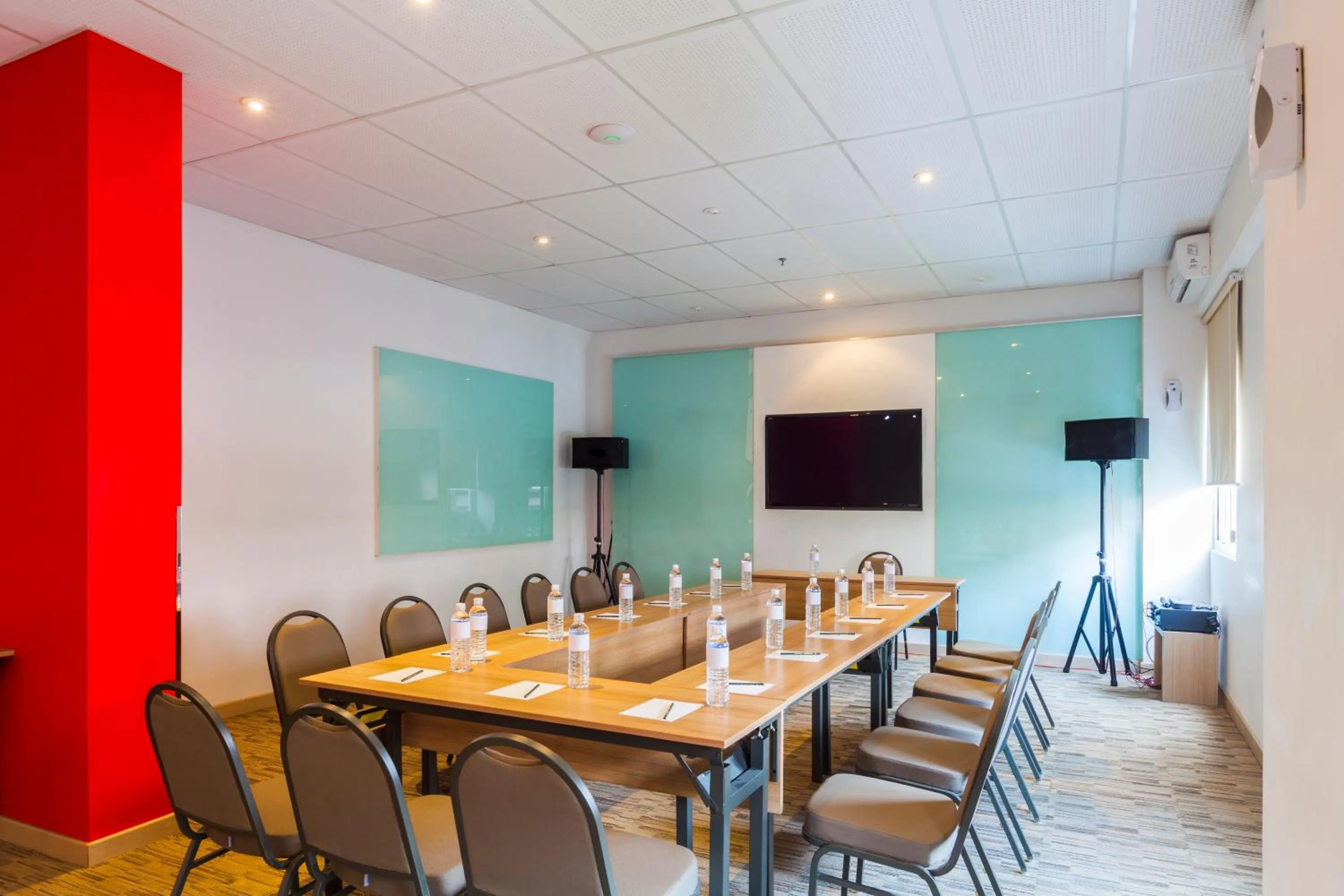 Meeting/conference room in Monoloog Hotel Pekanbaru
