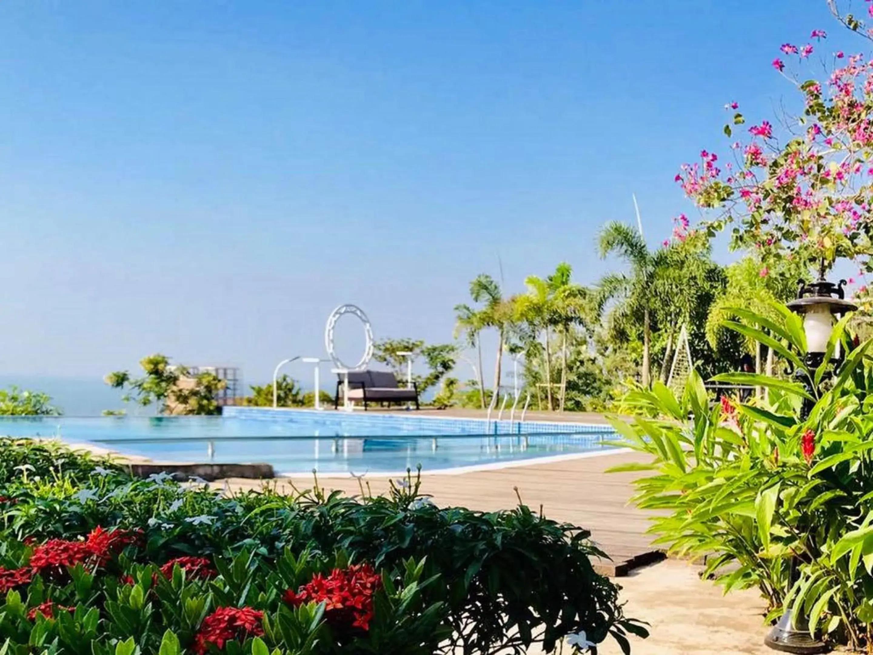 Swimming Pool in 360 Resort