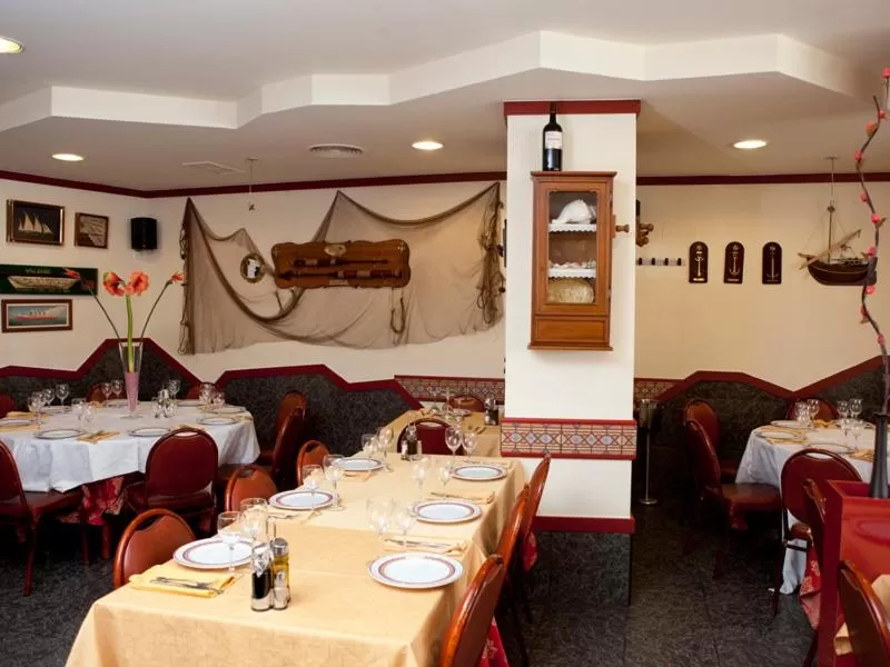 Restaurant/Places to Eat in Hotel Costa